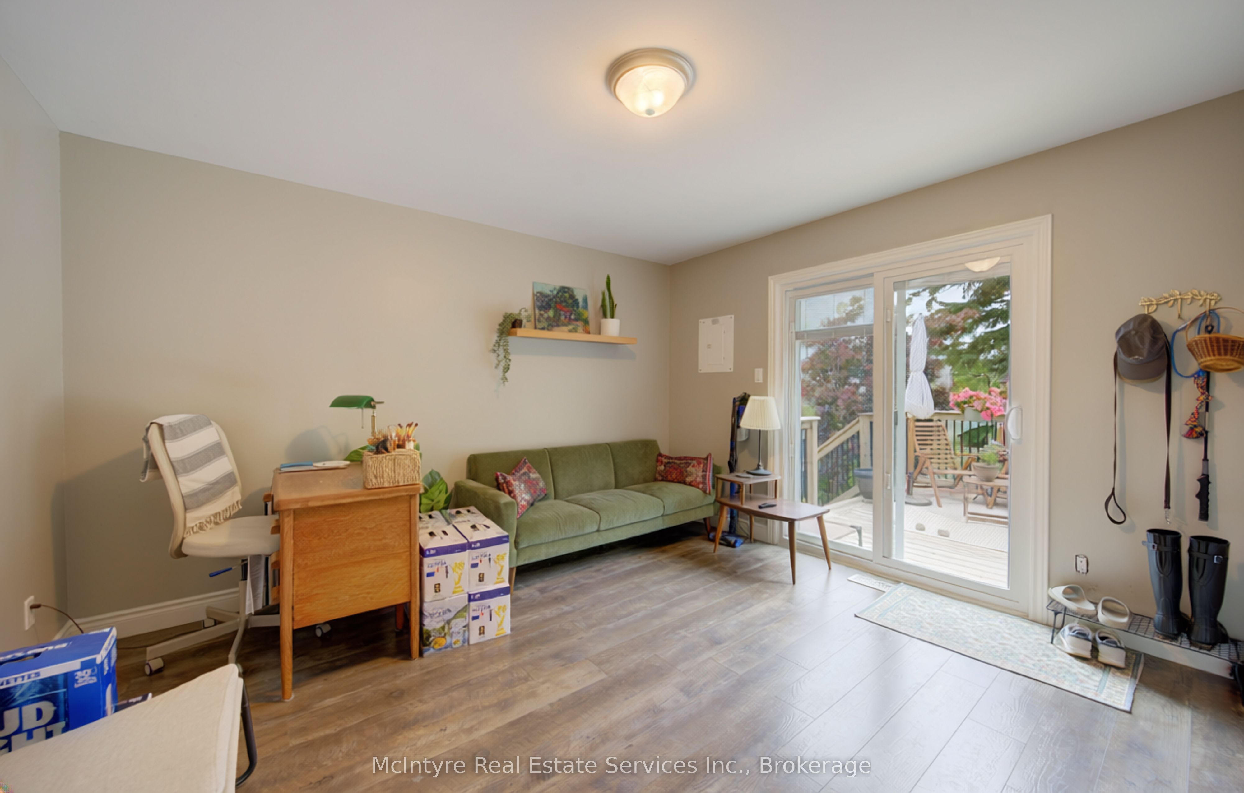 127 Strathcona Crescent Property Photo 20