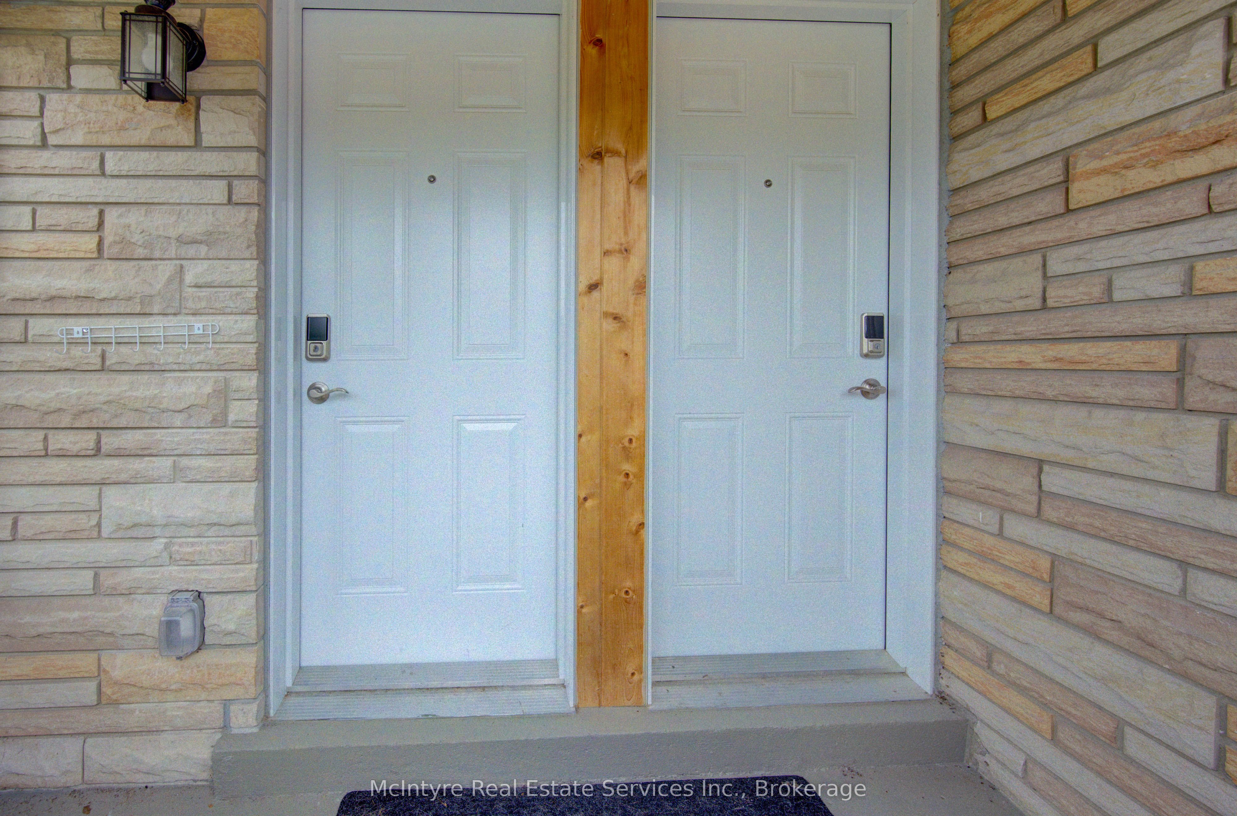 127 Strathcona Crescent Property Photo 26