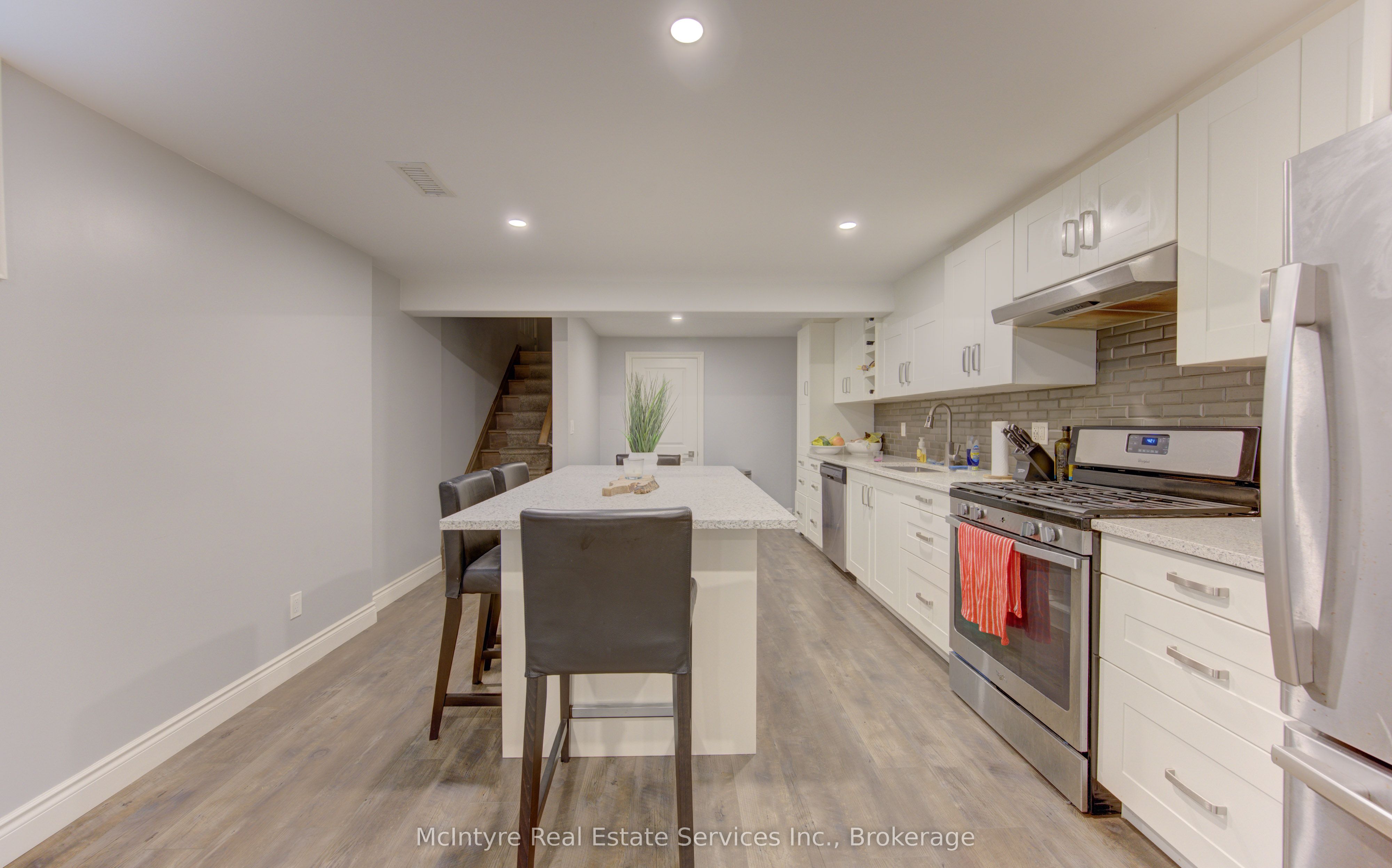127 Strathcona Crescent Property Photo 27