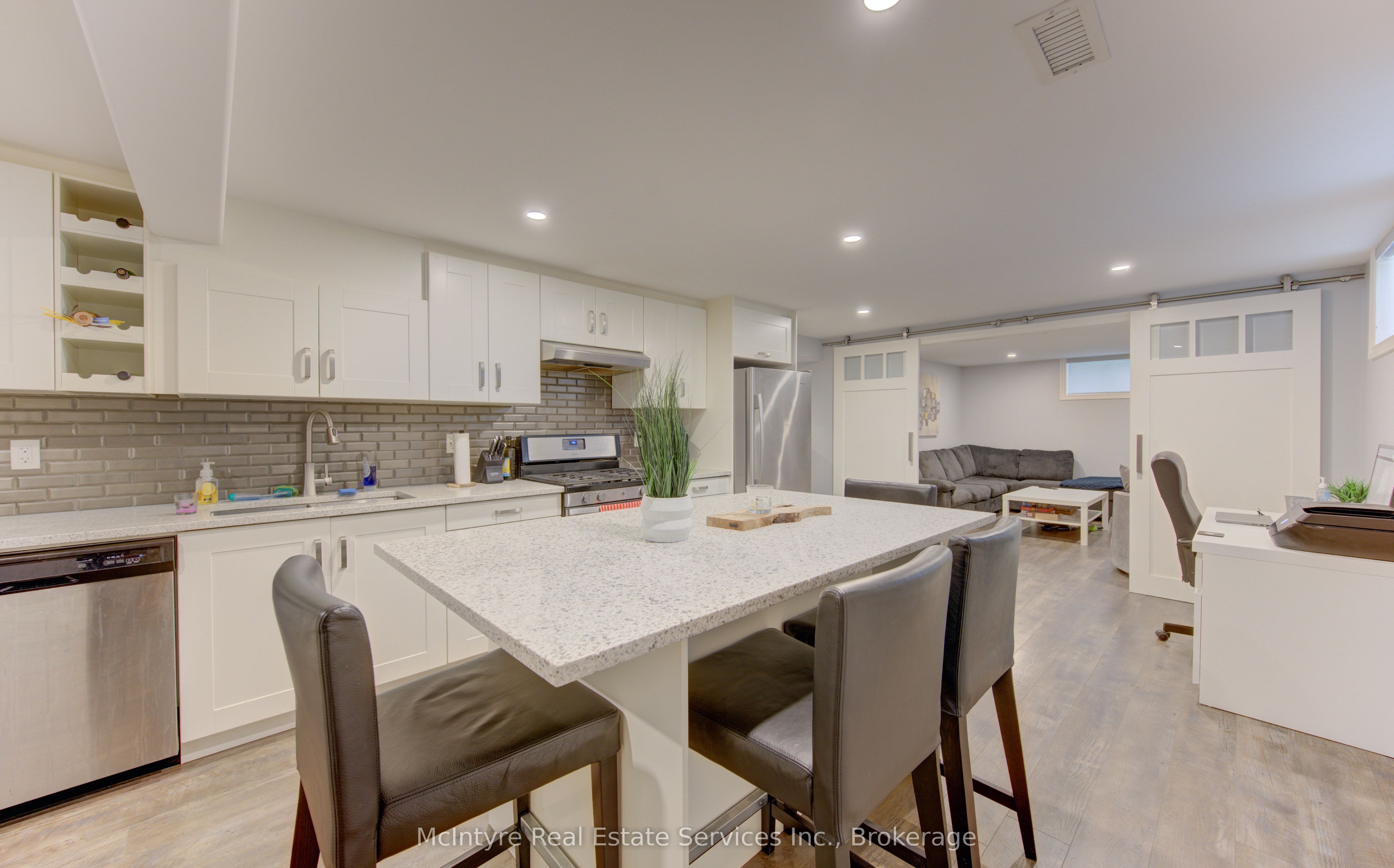 127 Strathcona Crescent Property Photo 29