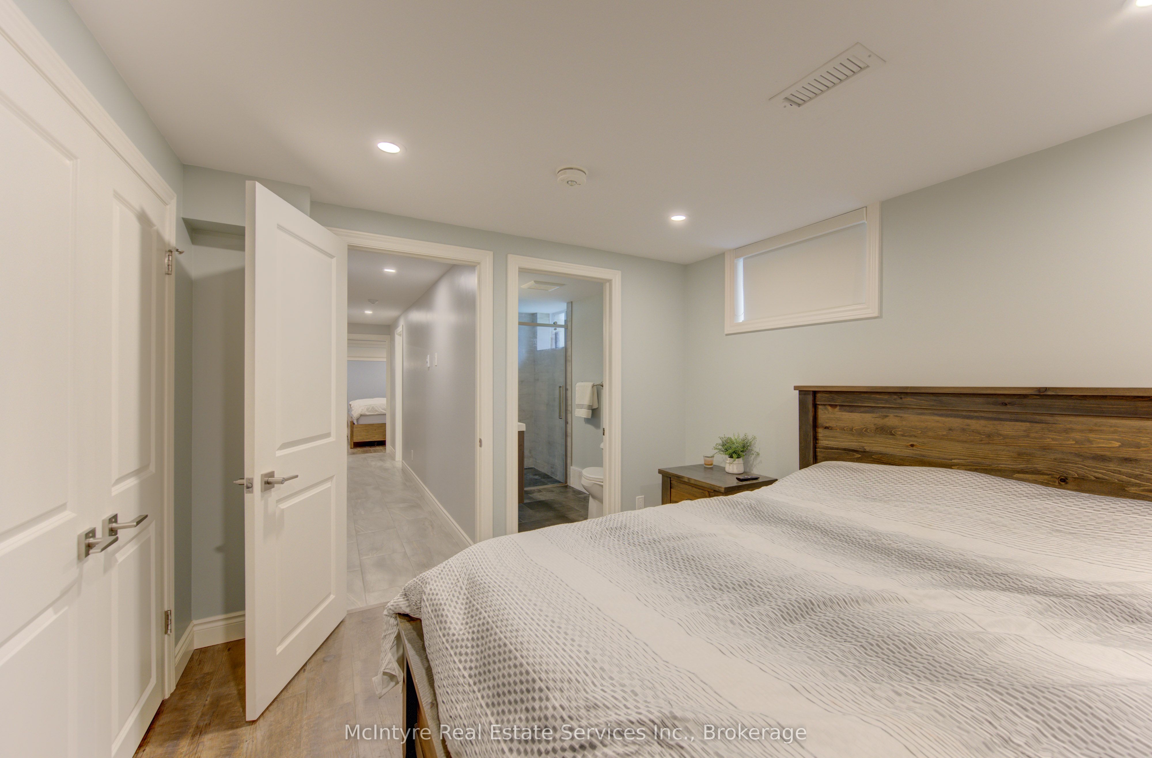 127 Strathcona Crescent Property Photo 38