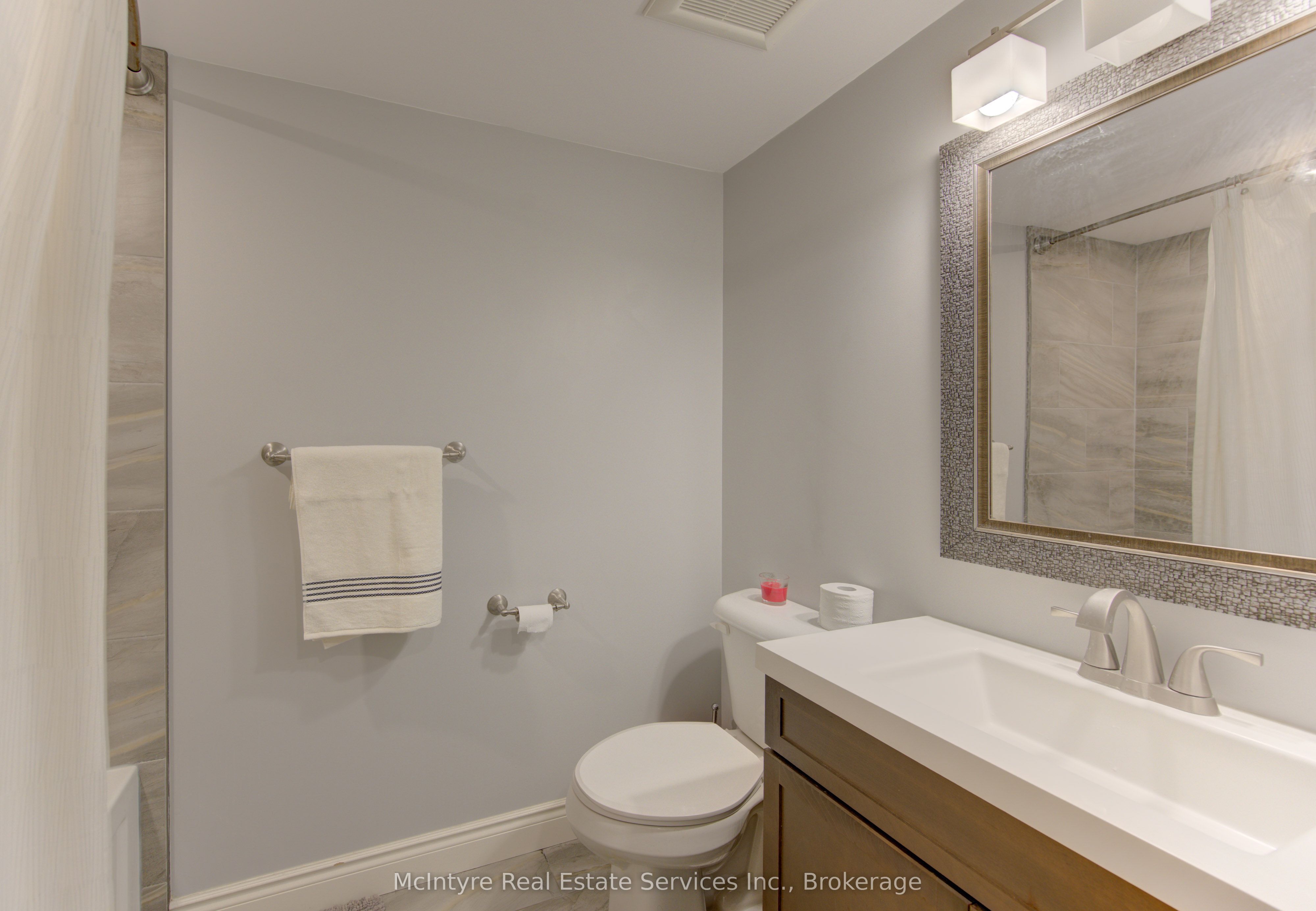 127 Strathcona Crescent Property Photo 42