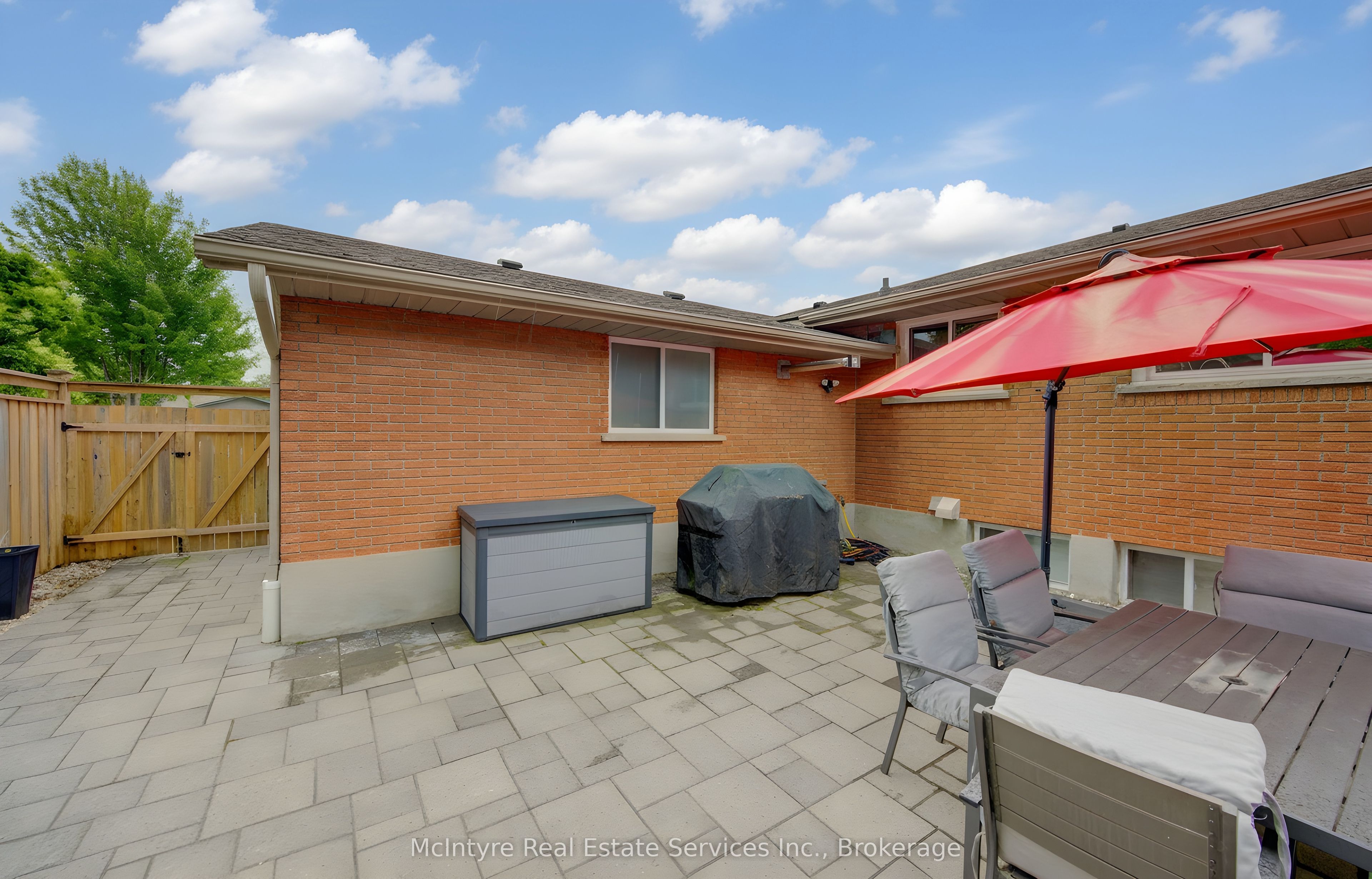 127 Strathcona Crescent Property Photo 46