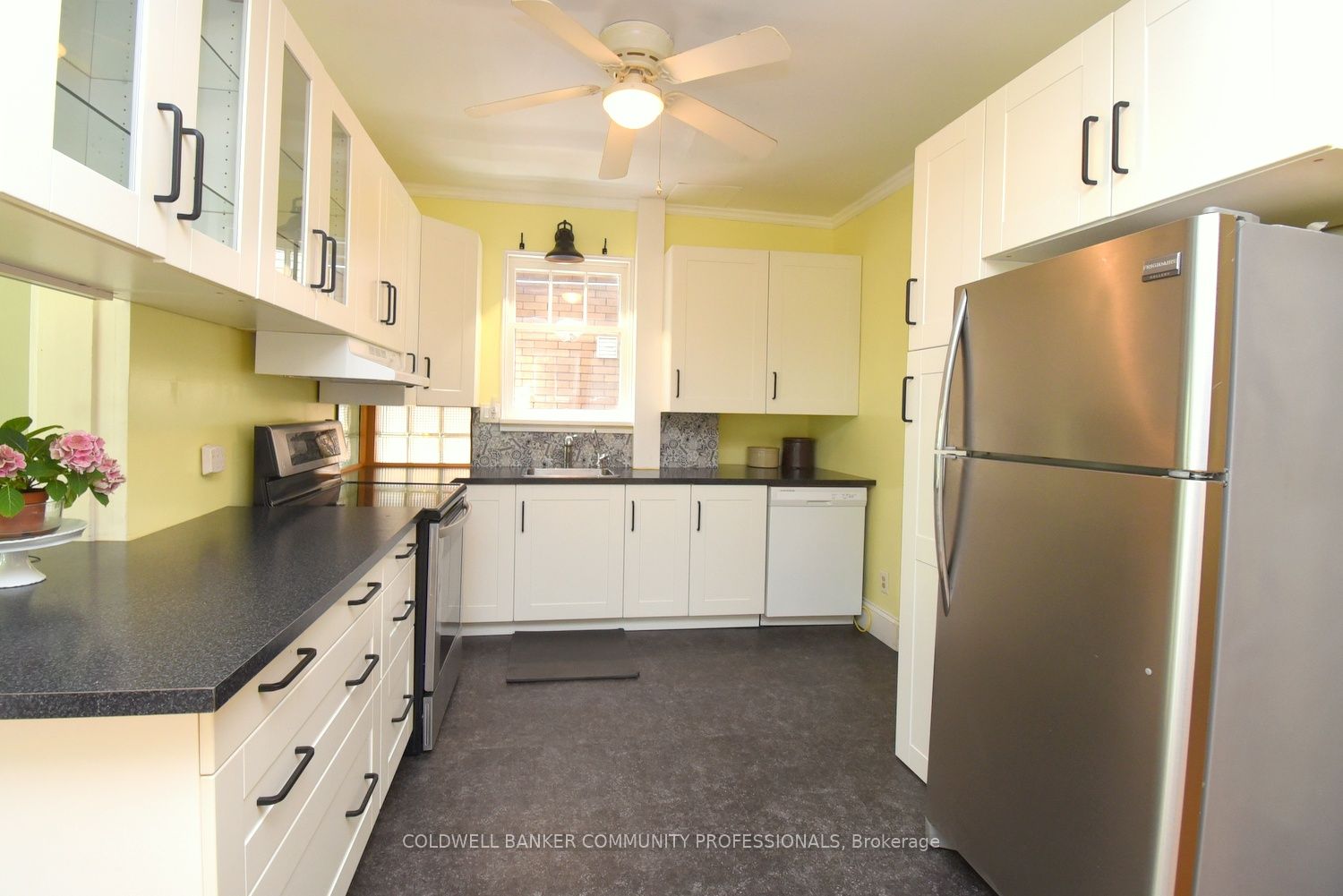 28 St Clair Avenue Property Photo 17