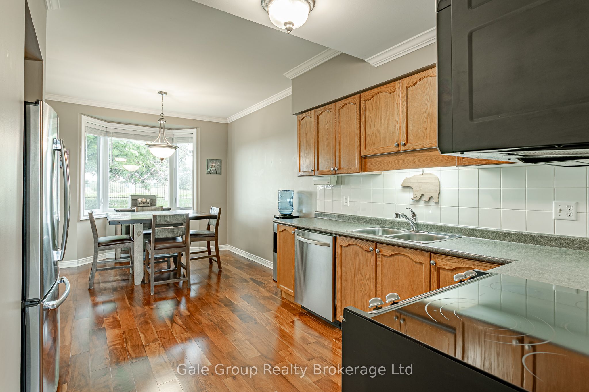 94 Greentrail Drive Property Photo 10