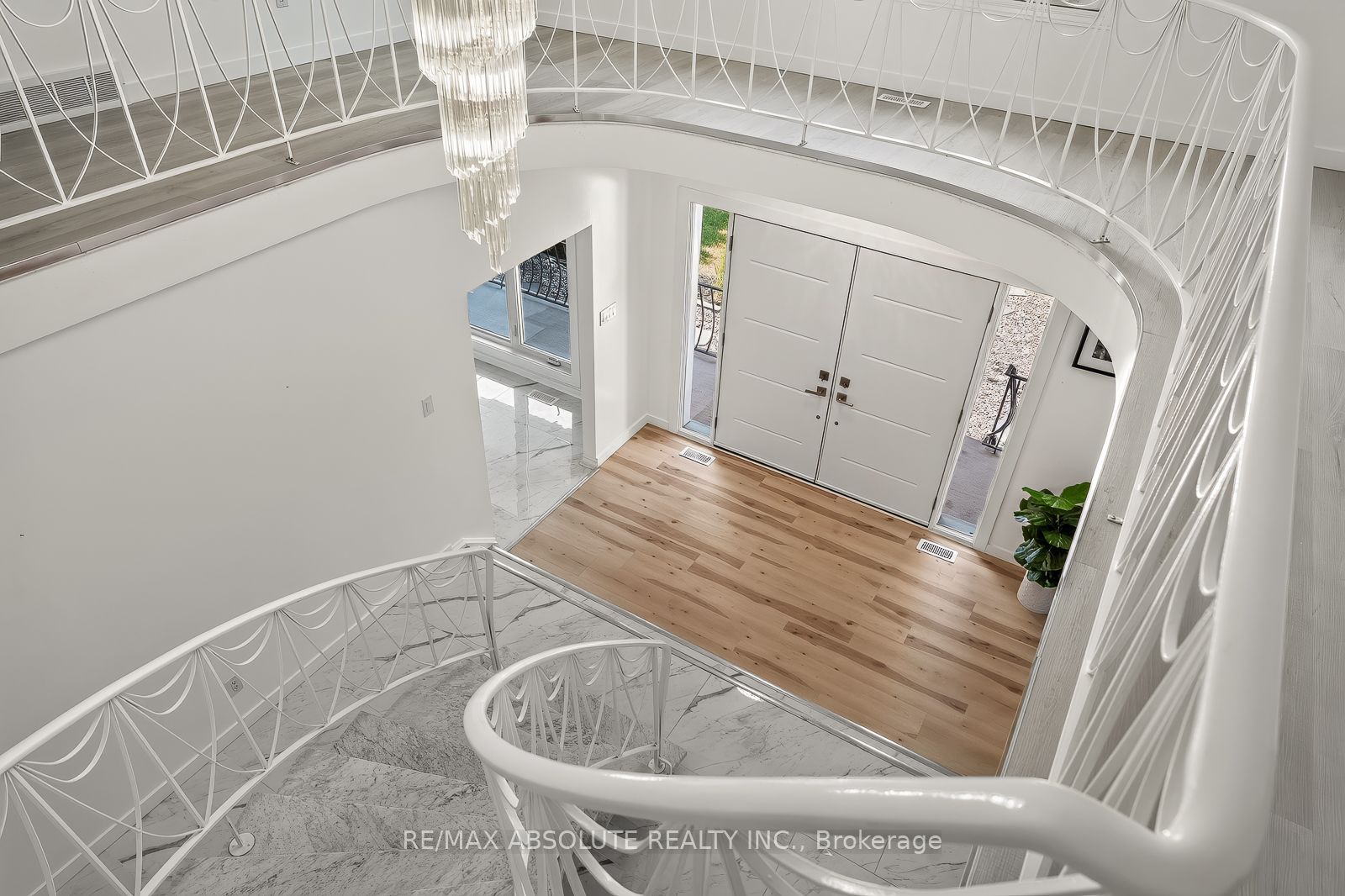 1444 Normandy Crescent Property Photo 6