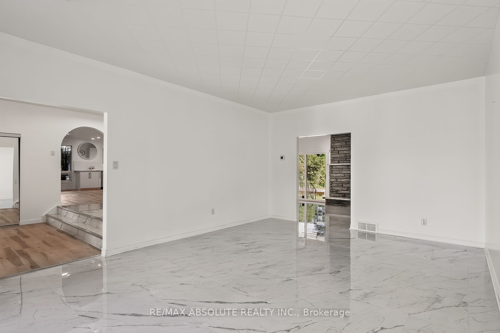 1444 Normandy Crescent Property Photo 21