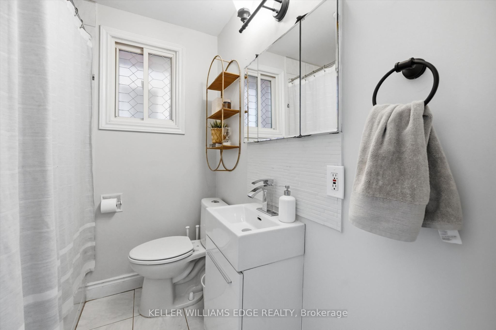 77 Cameron Avenue N Property Photo 29