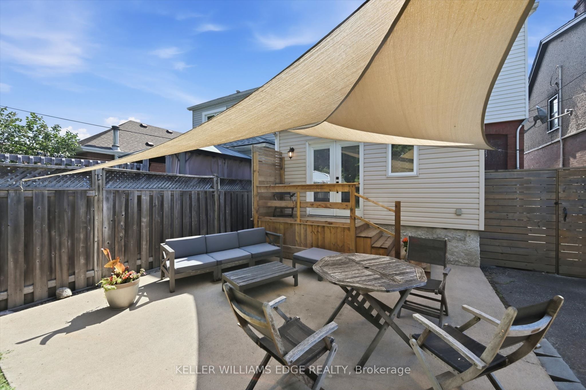 77 Cameron Avenue N Property Photo 32