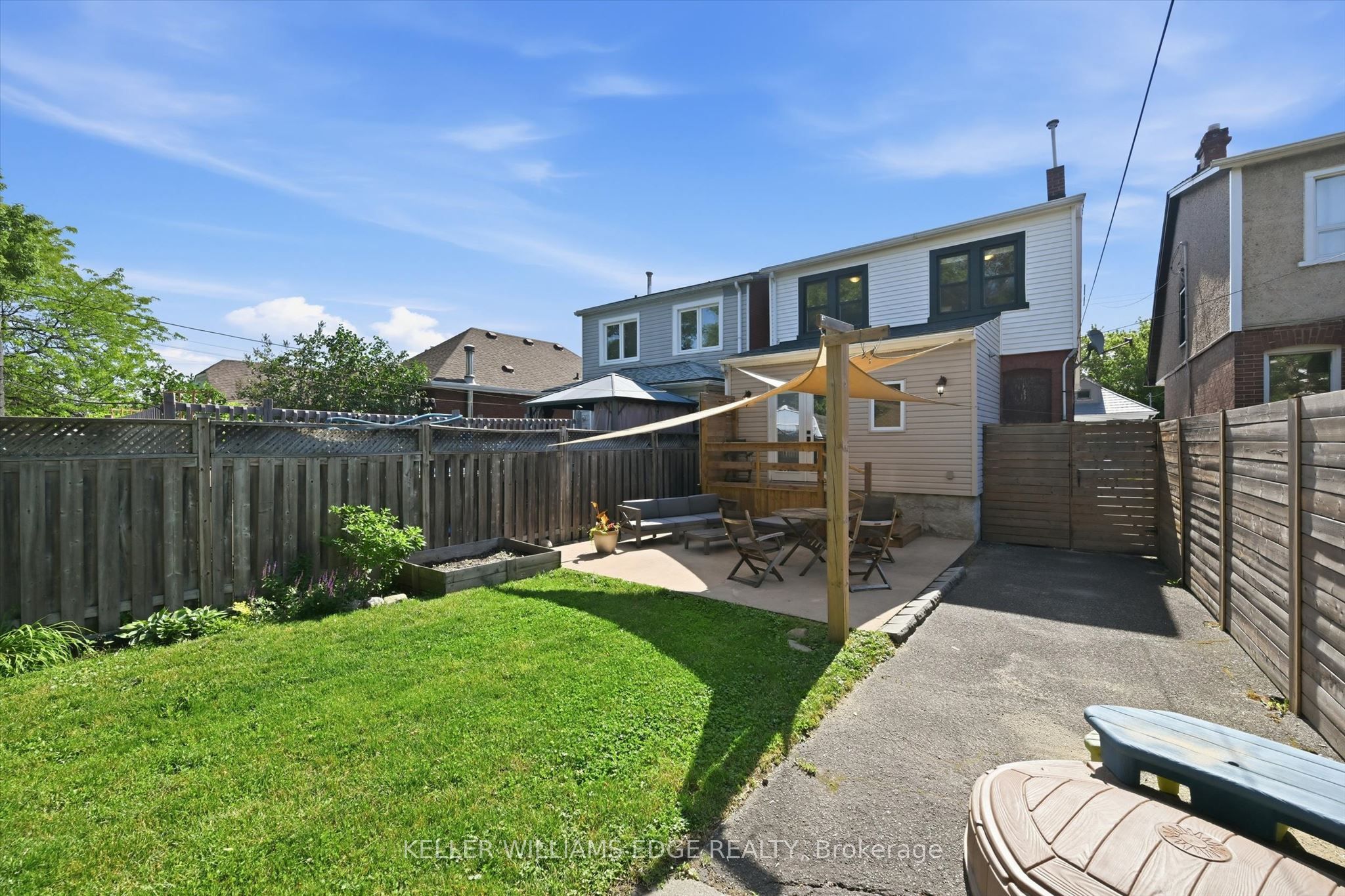 77 Cameron Avenue N Property Photo 34