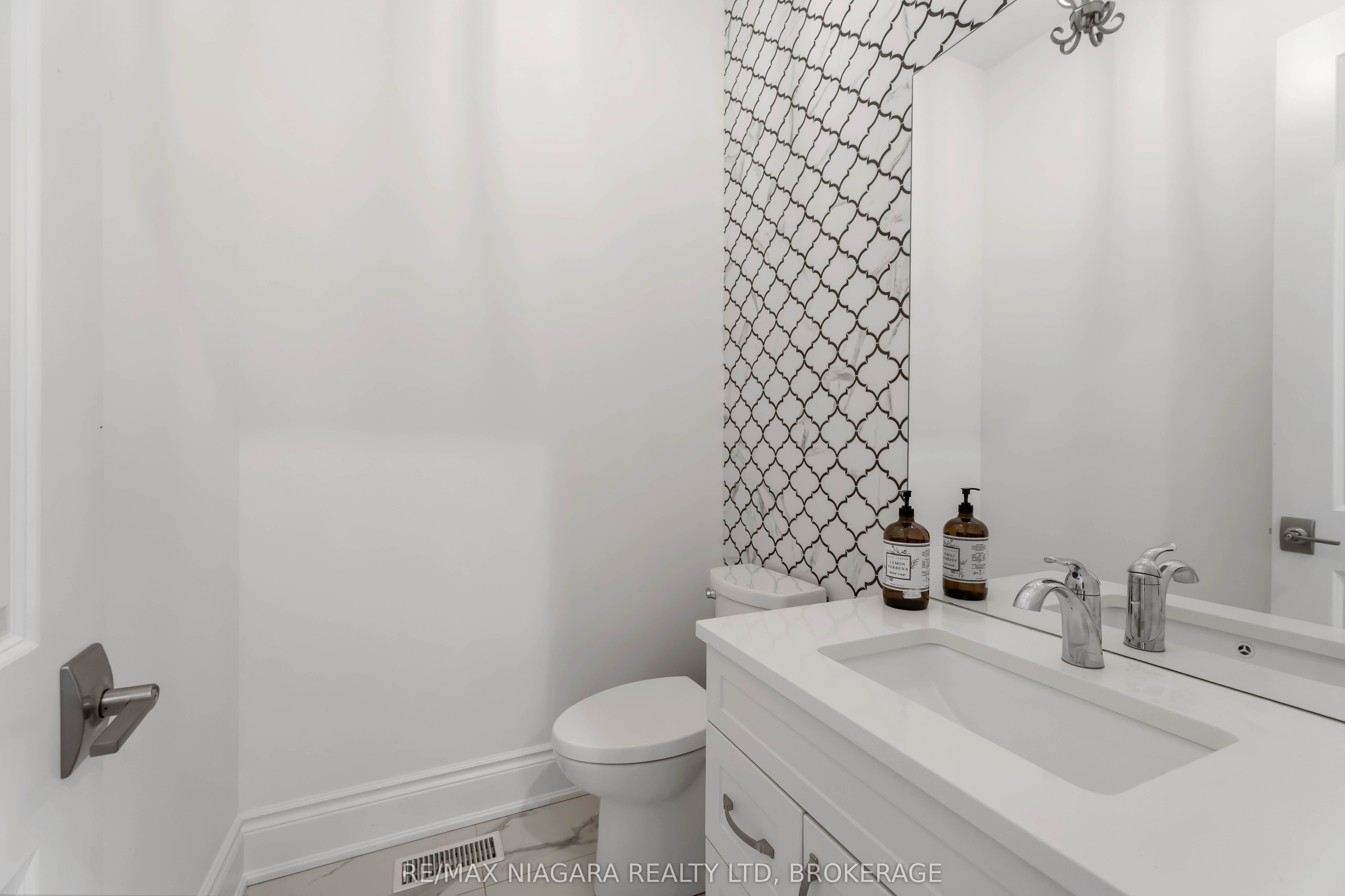 15 Arbourvale Common Road Property Photo 17