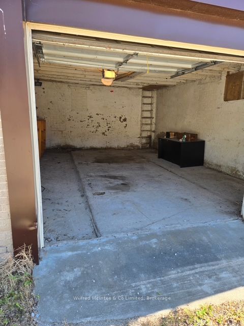 325 (garage) 10th Street Property Photo 4