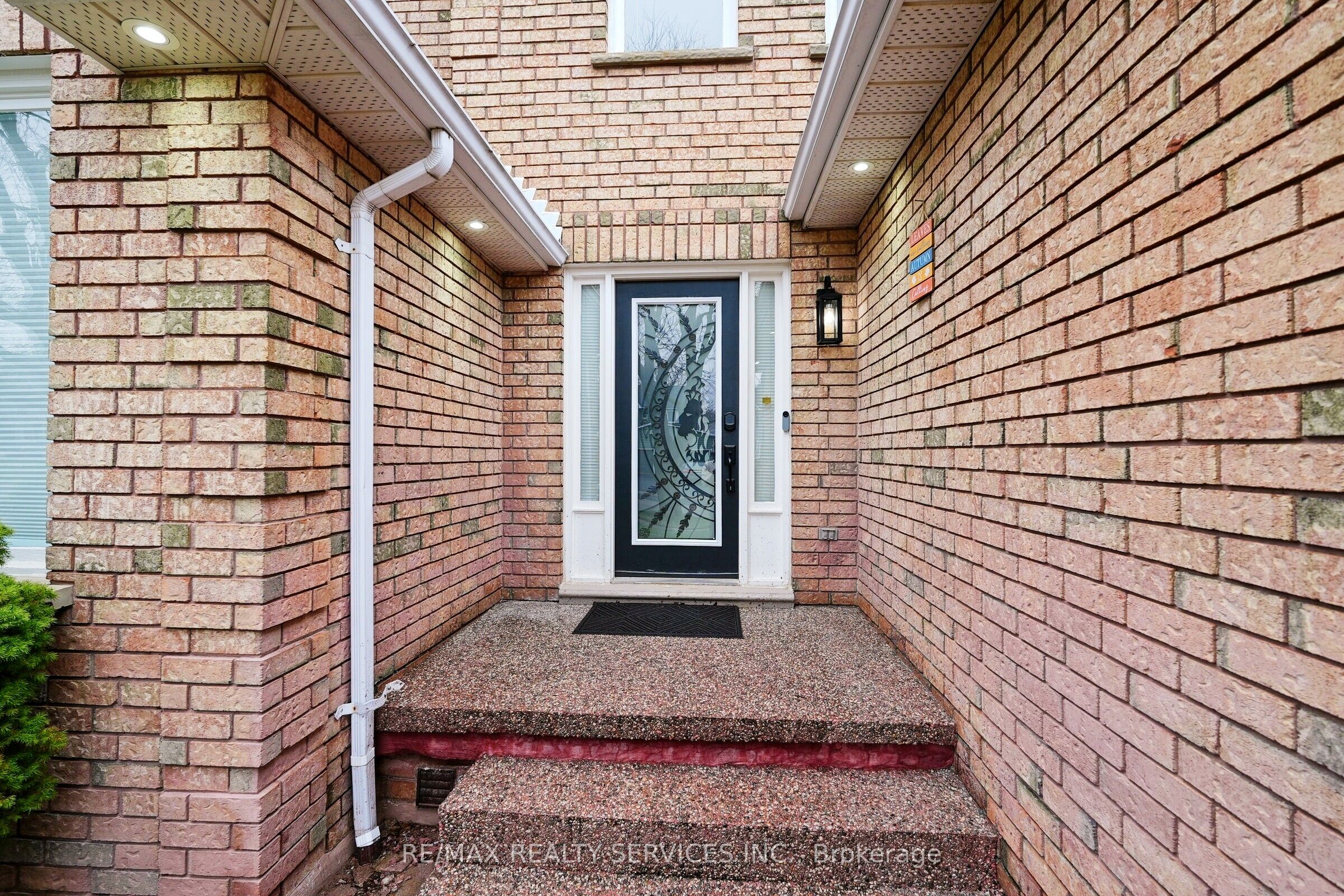8 Yeoman Drive Property Photo 4