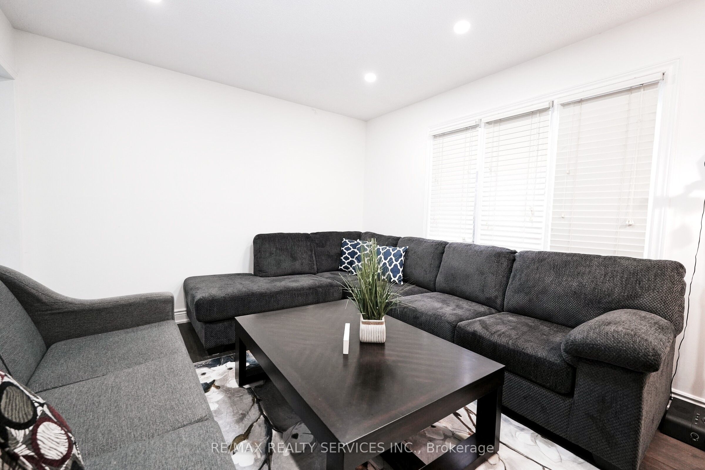 8 Yeoman Drive Property Photo 16
