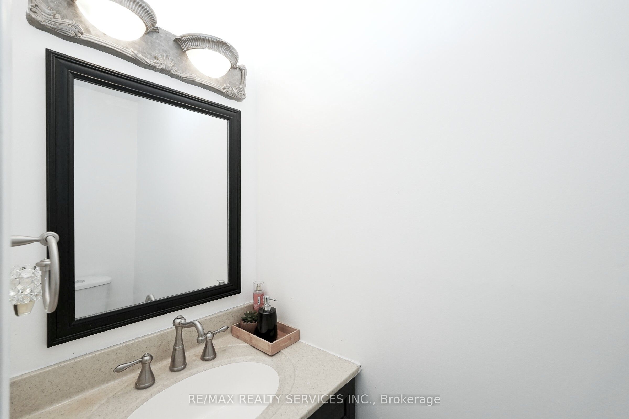 8 Yeoman Drive Property Photo 17