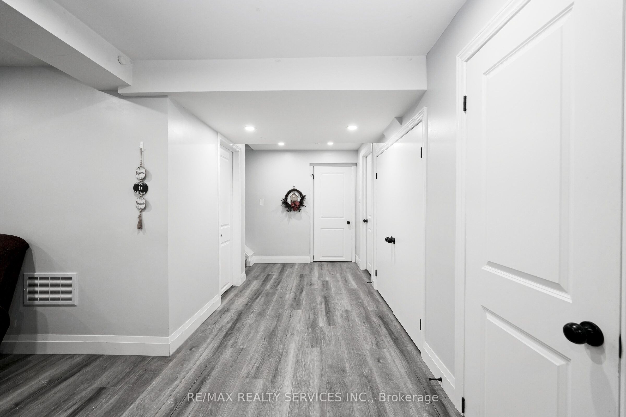 8 Yeoman Drive Property Photo 35