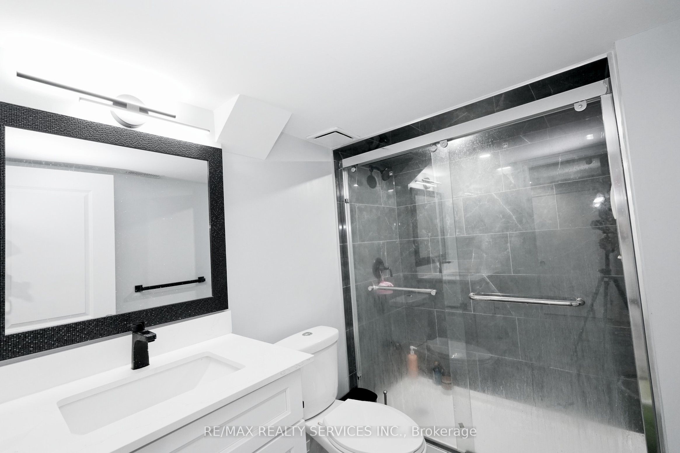 8 Yeoman Drive Property Photo 42