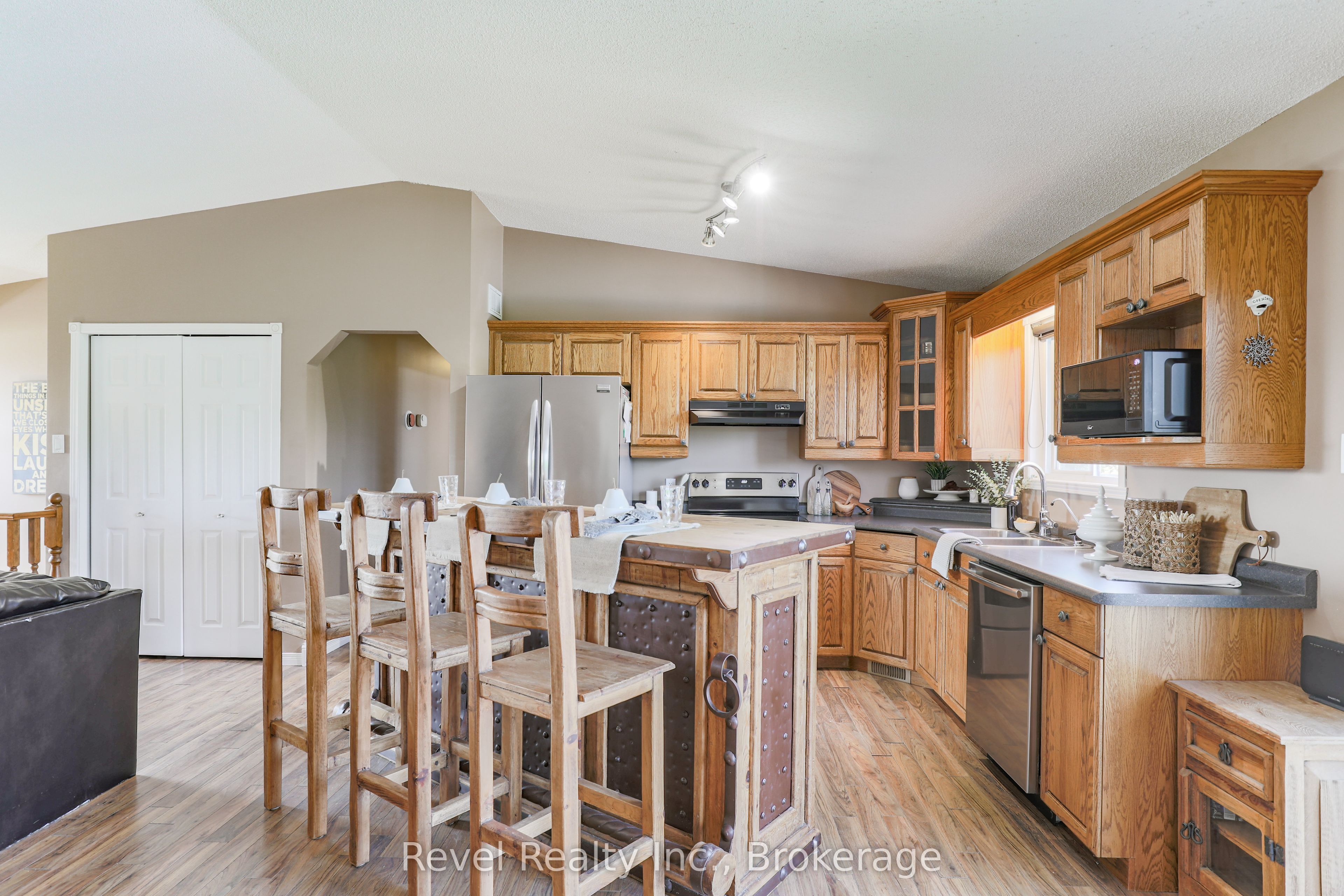 477 Four Points Road Property Photo 8
