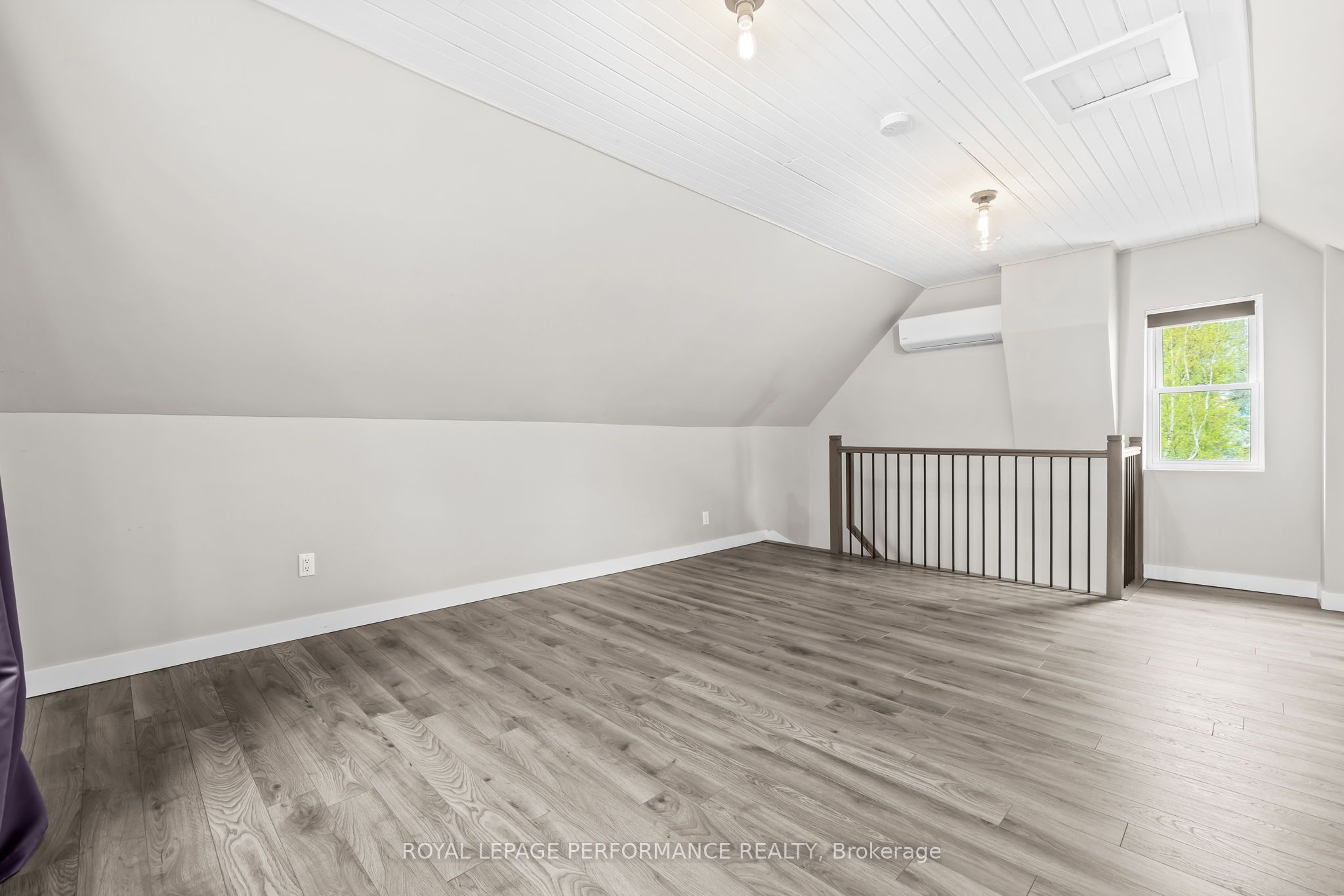 6 Spring Street Property Photo 25