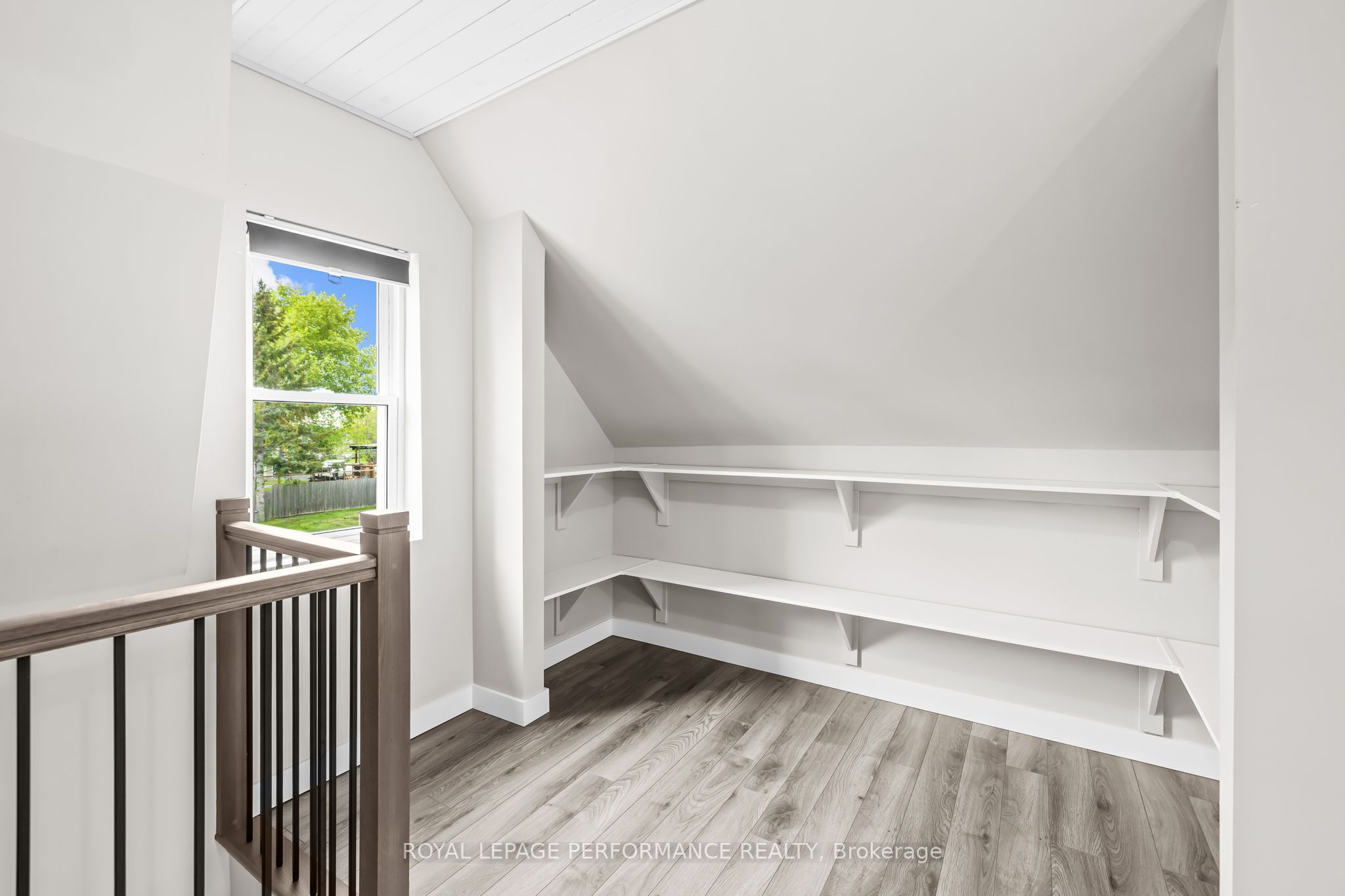 6 Spring Street Property Photo 27
