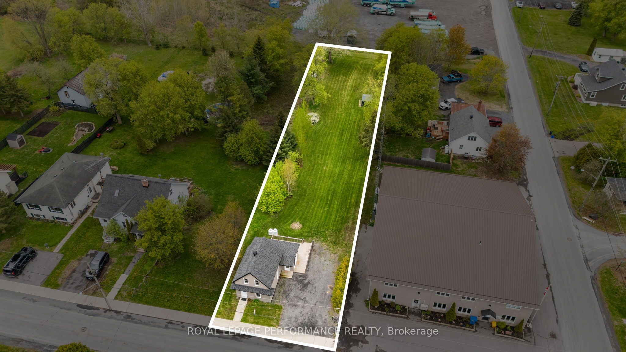 6 Spring Street Property Photo 41