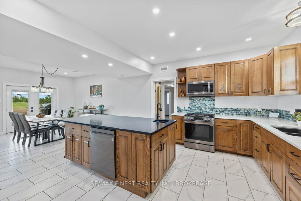 952 County Road 6 Property Photo 25