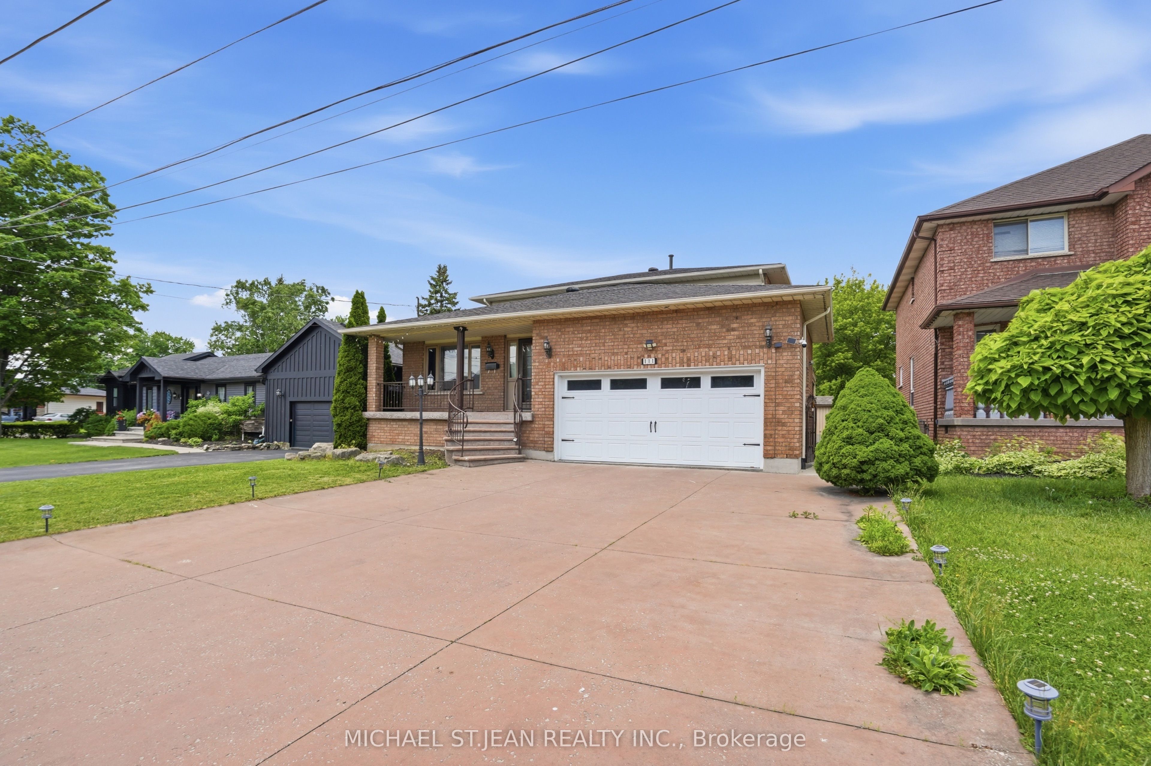 111 Aubrey Avenue Property Photo 4
