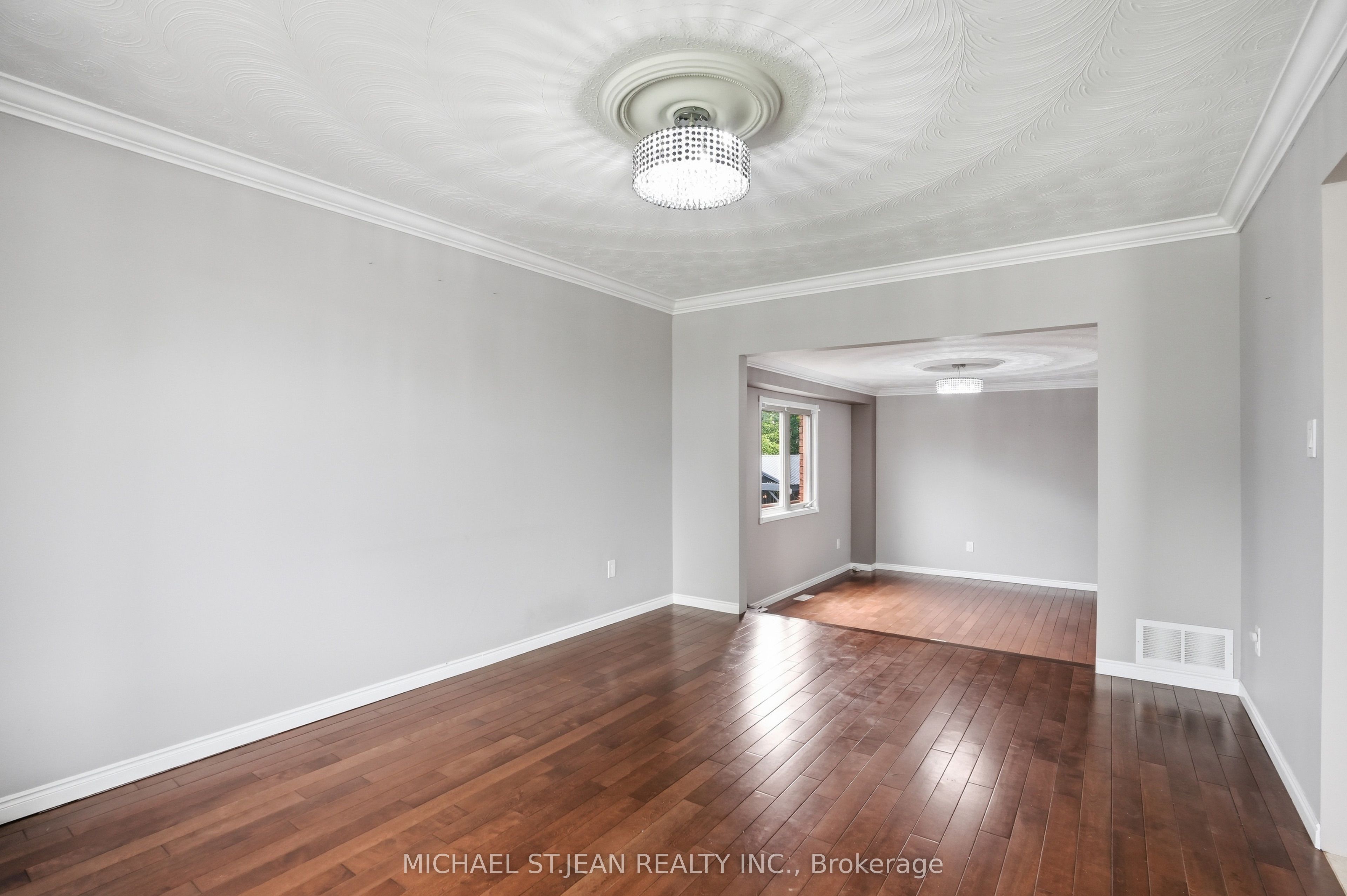 111 Aubrey Avenue Property Photo 9
