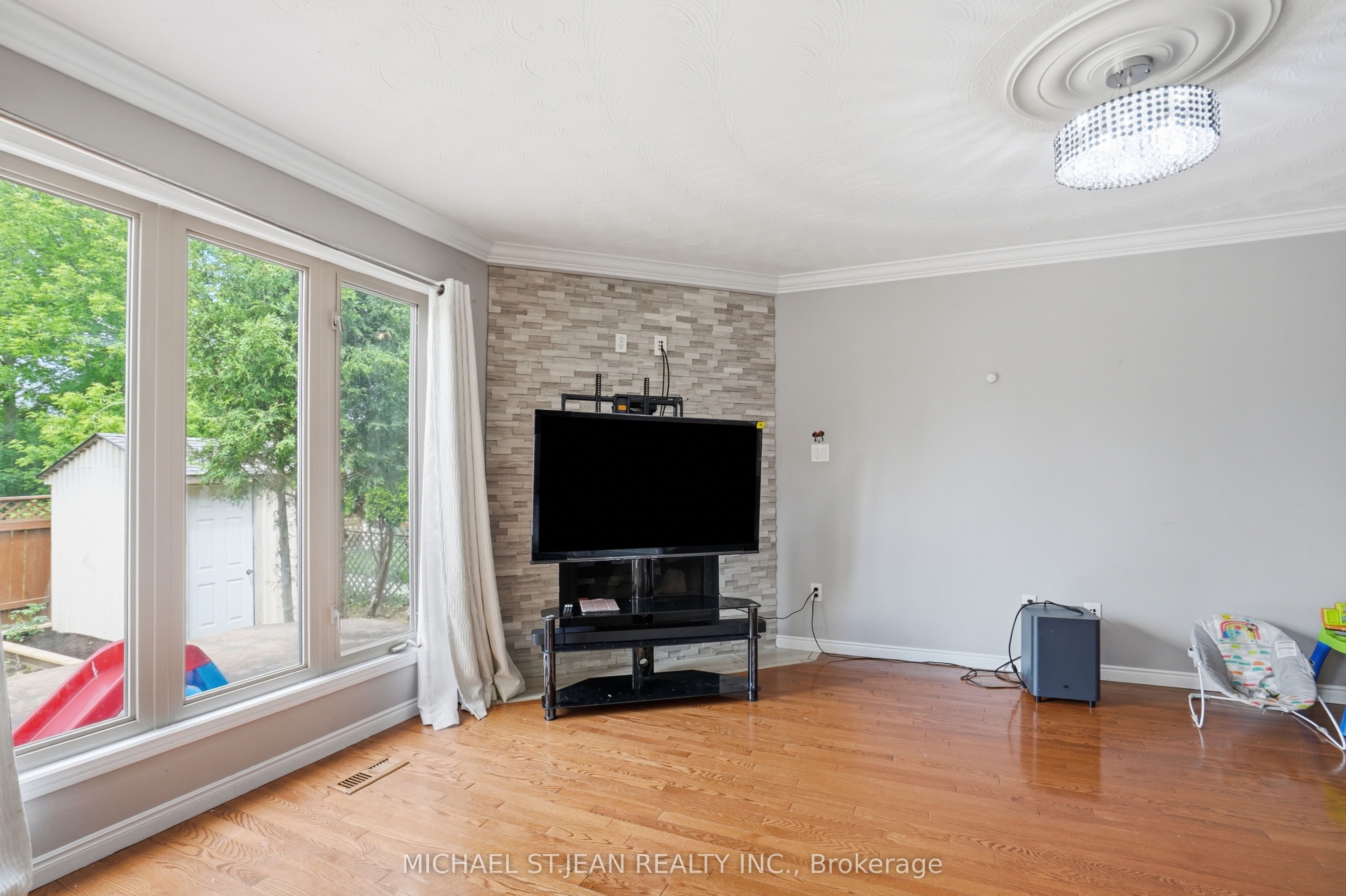 111 Aubrey Avenue Property Photo 19
