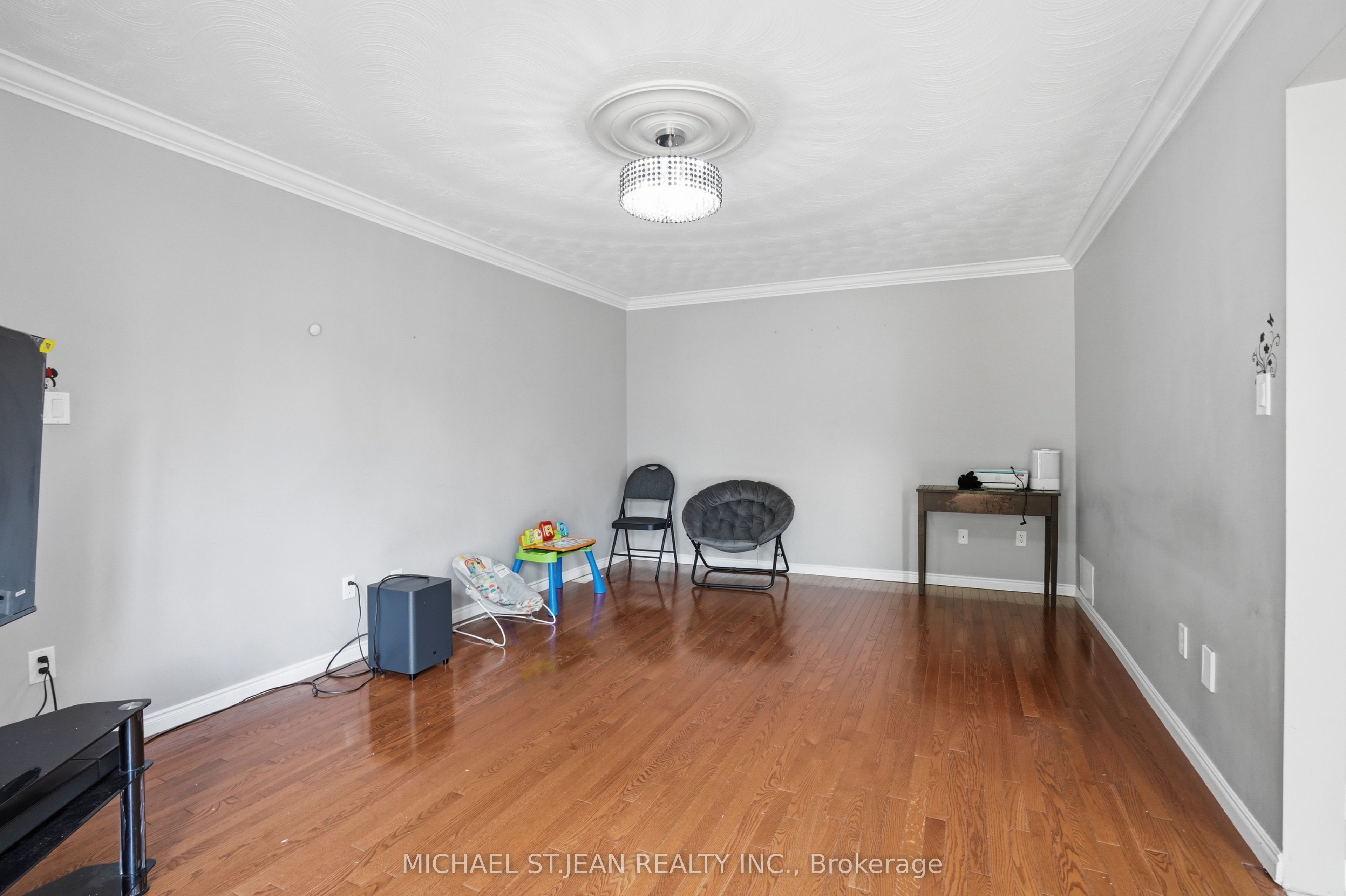 111 Aubrey Avenue Property Photo 20