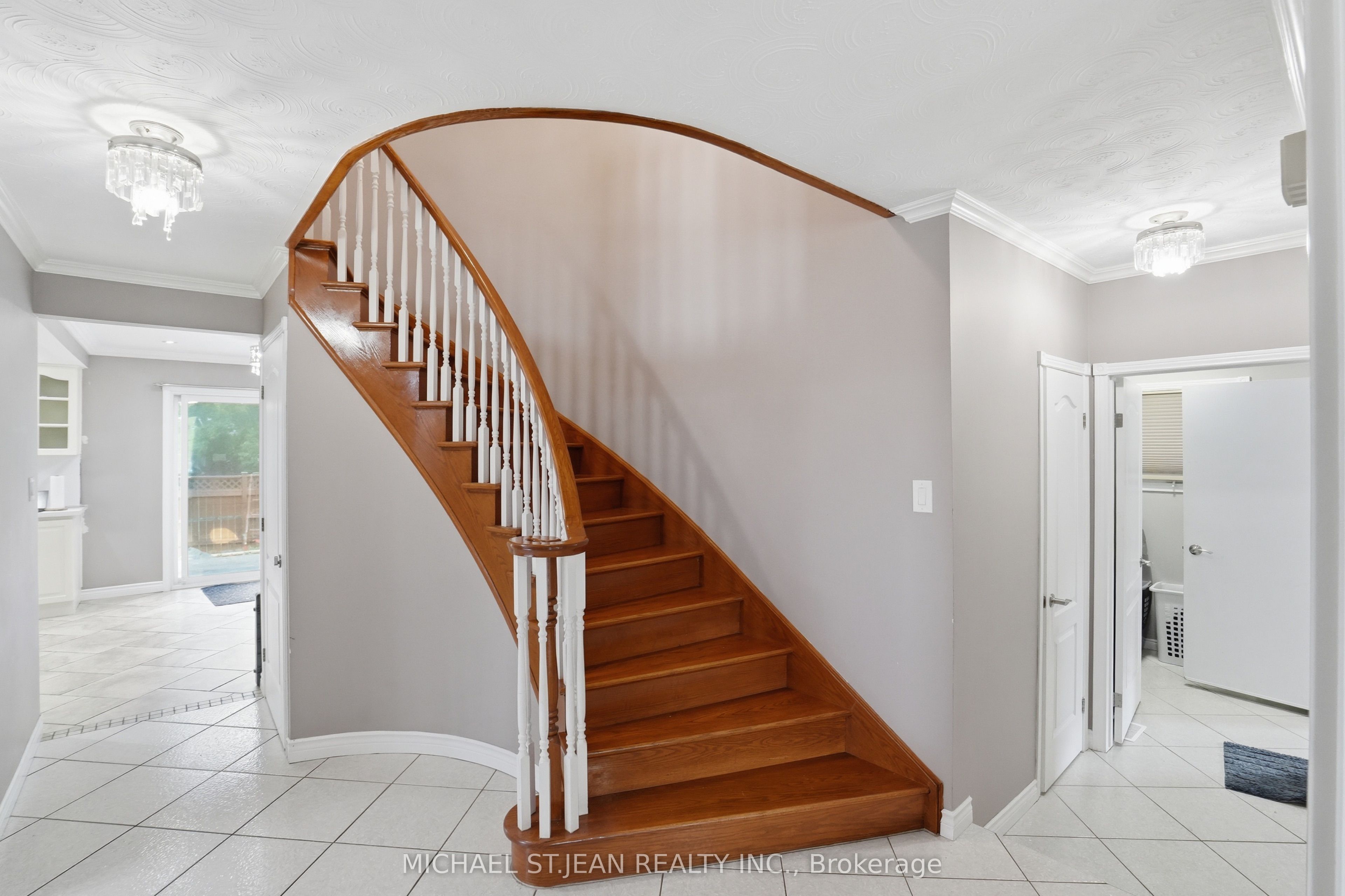 111 Aubrey Avenue Property Photo 24