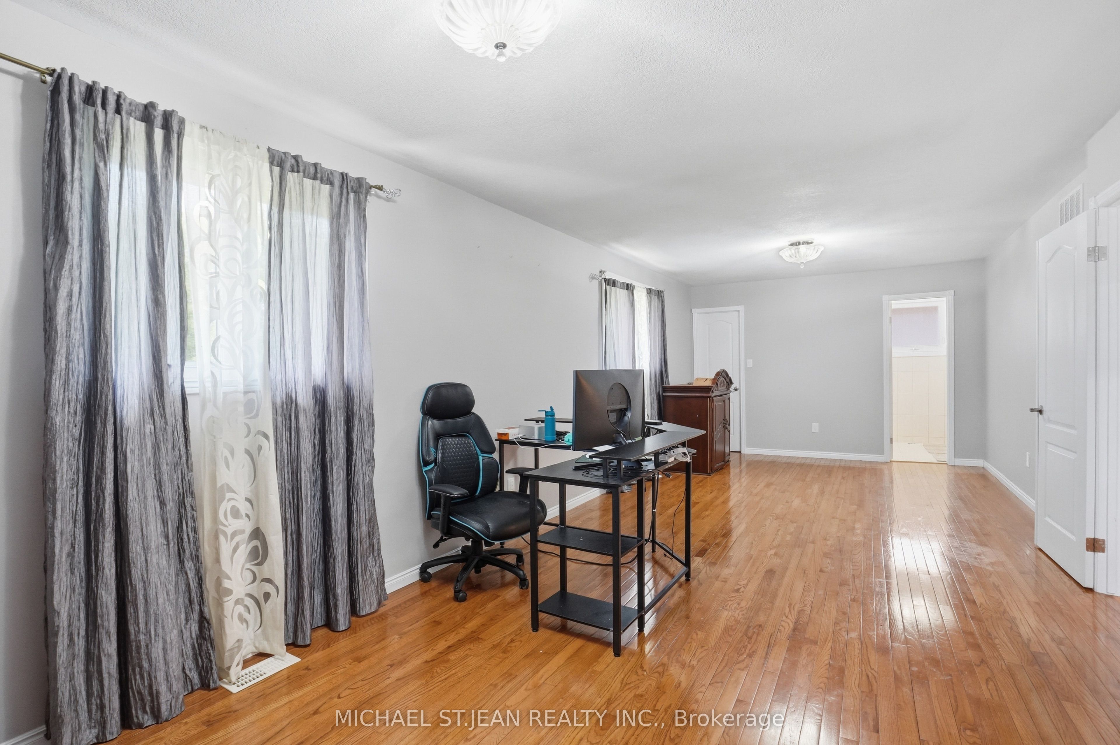 111 Aubrey Avenue Property Photo 32