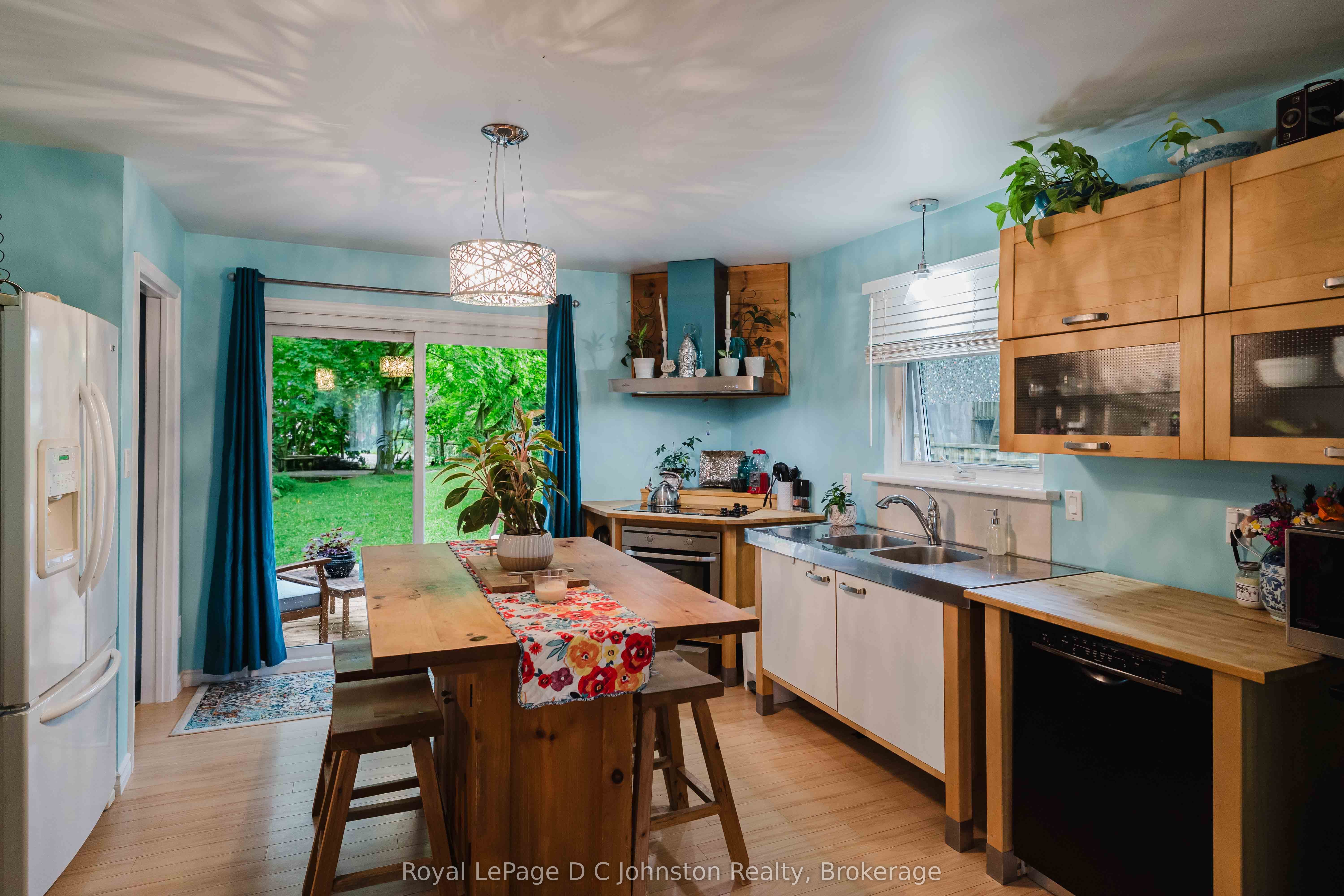 255 Rowe Street Property Photo 7