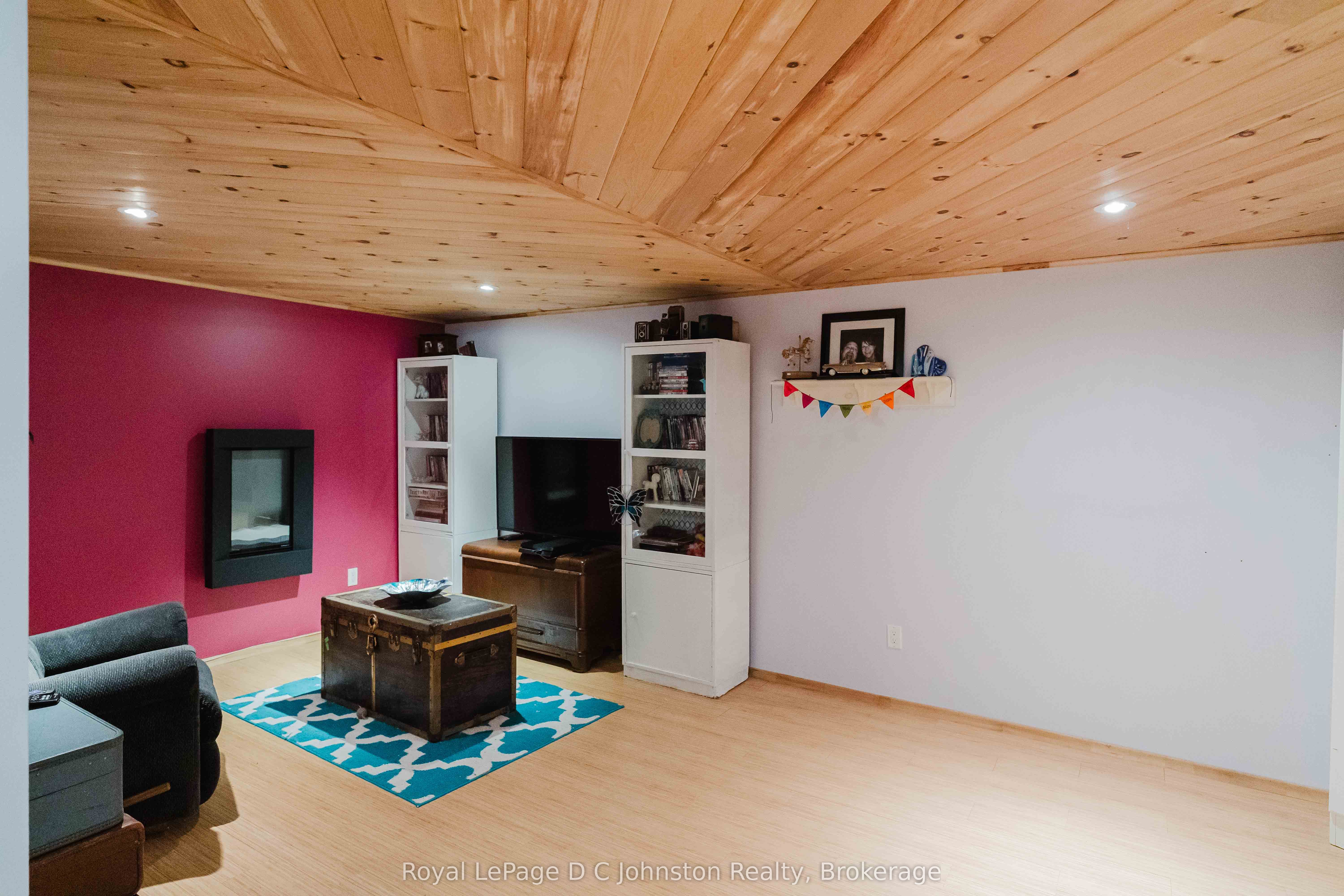 255 Rowe Street Property Photo 21