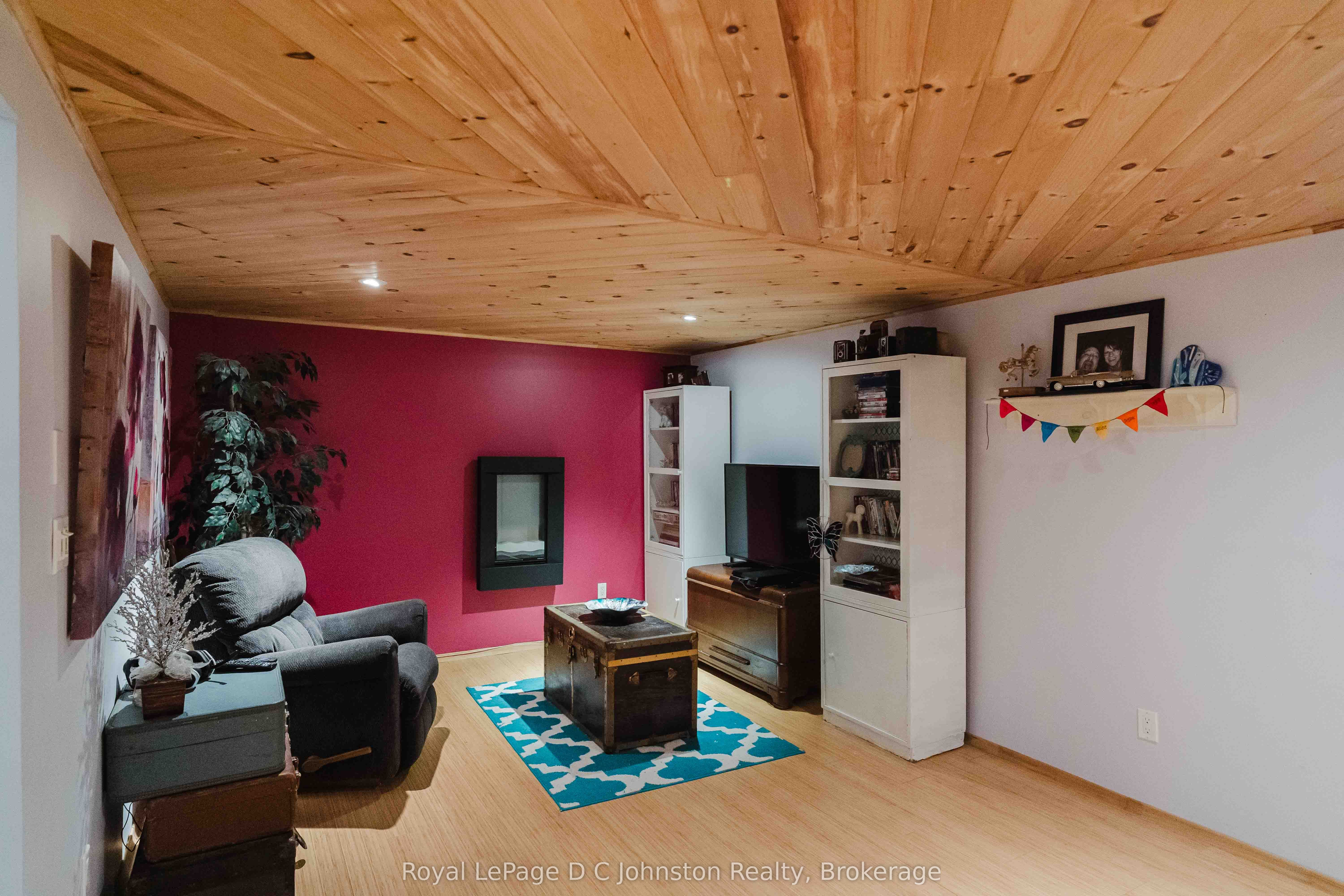 255 Rowe Street Property Photo 23