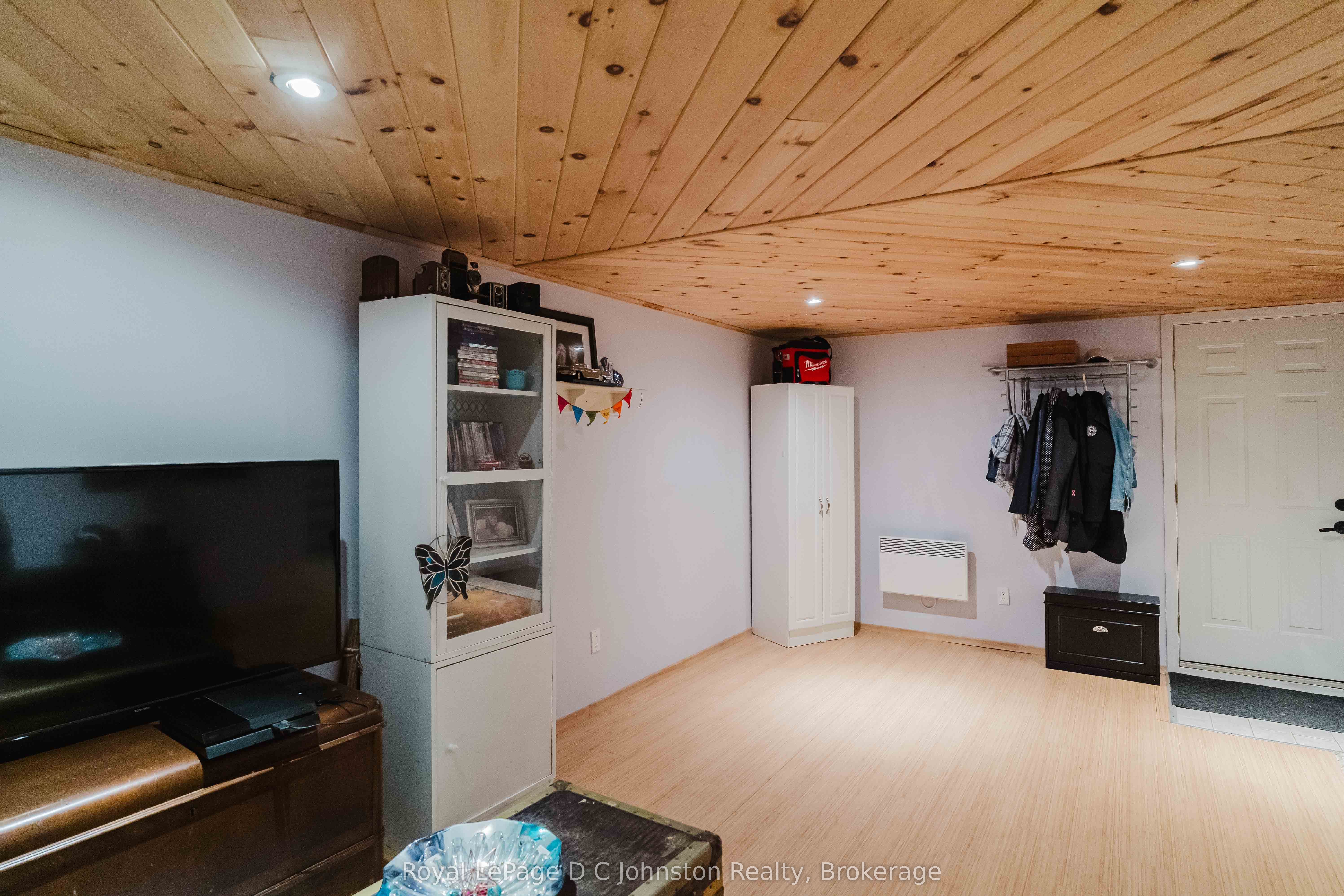 255 Rowe Street Property Photo 24