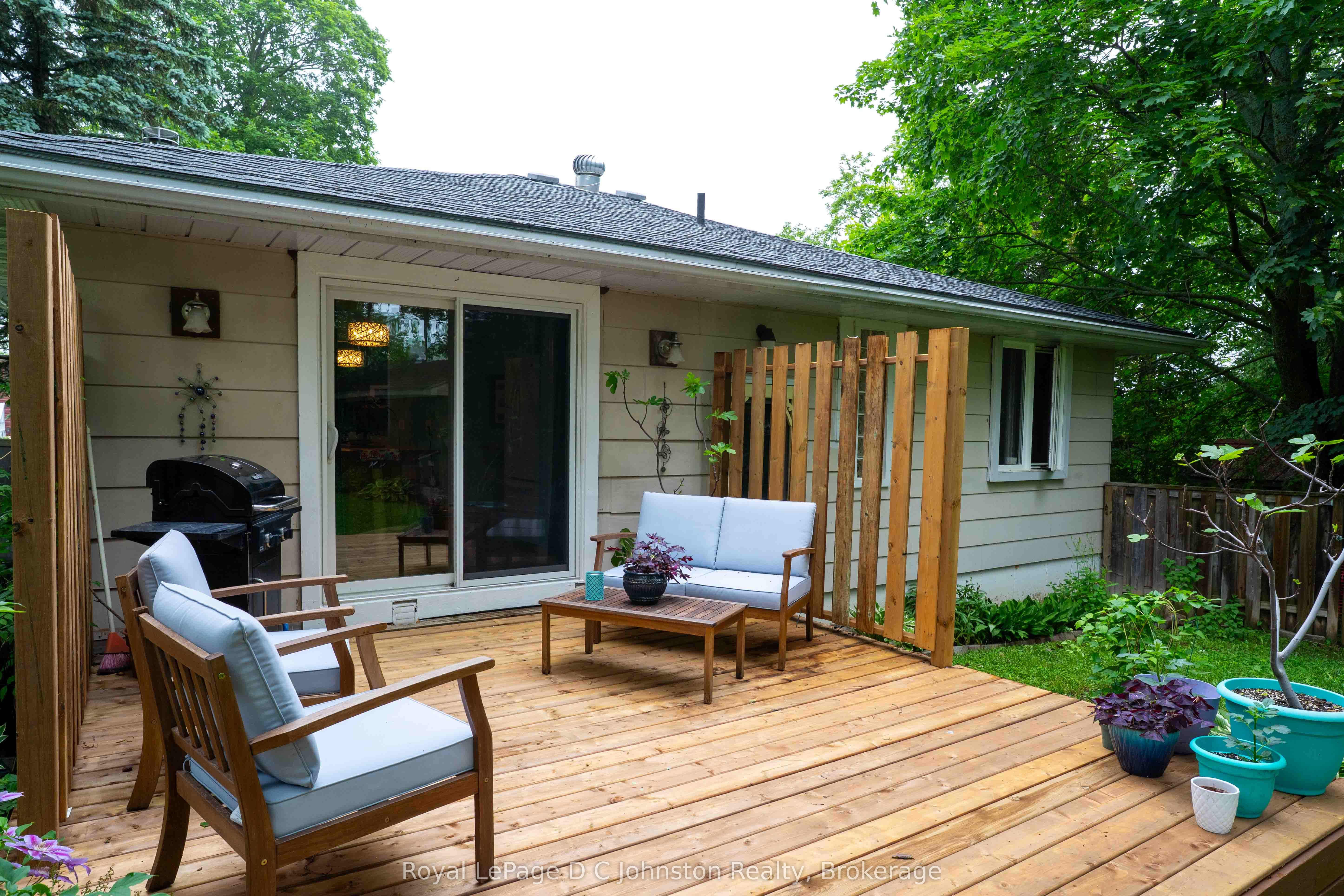 255 Rowe Street Property Photo 27