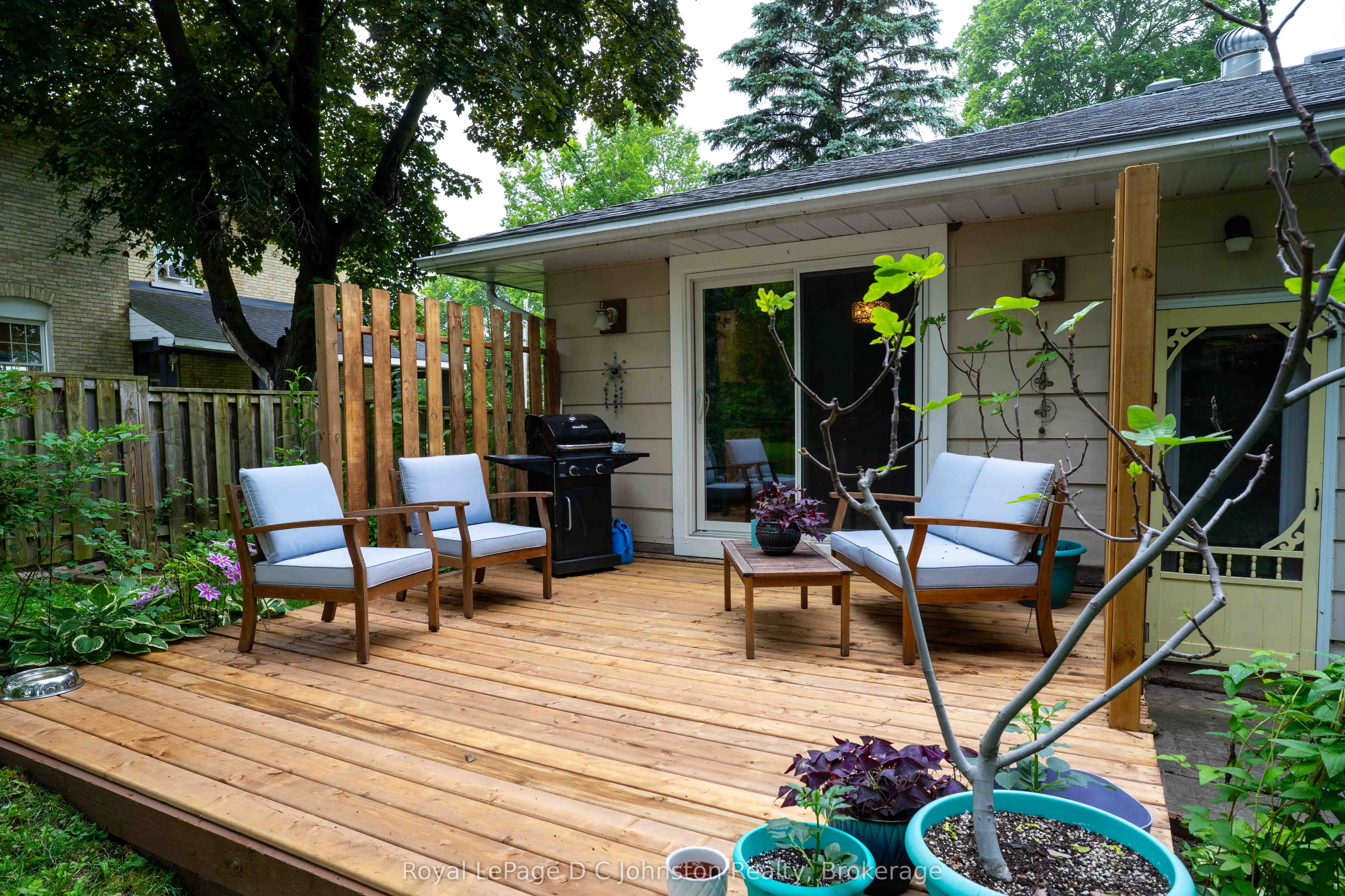 255 Rowe Street Property Photo 28