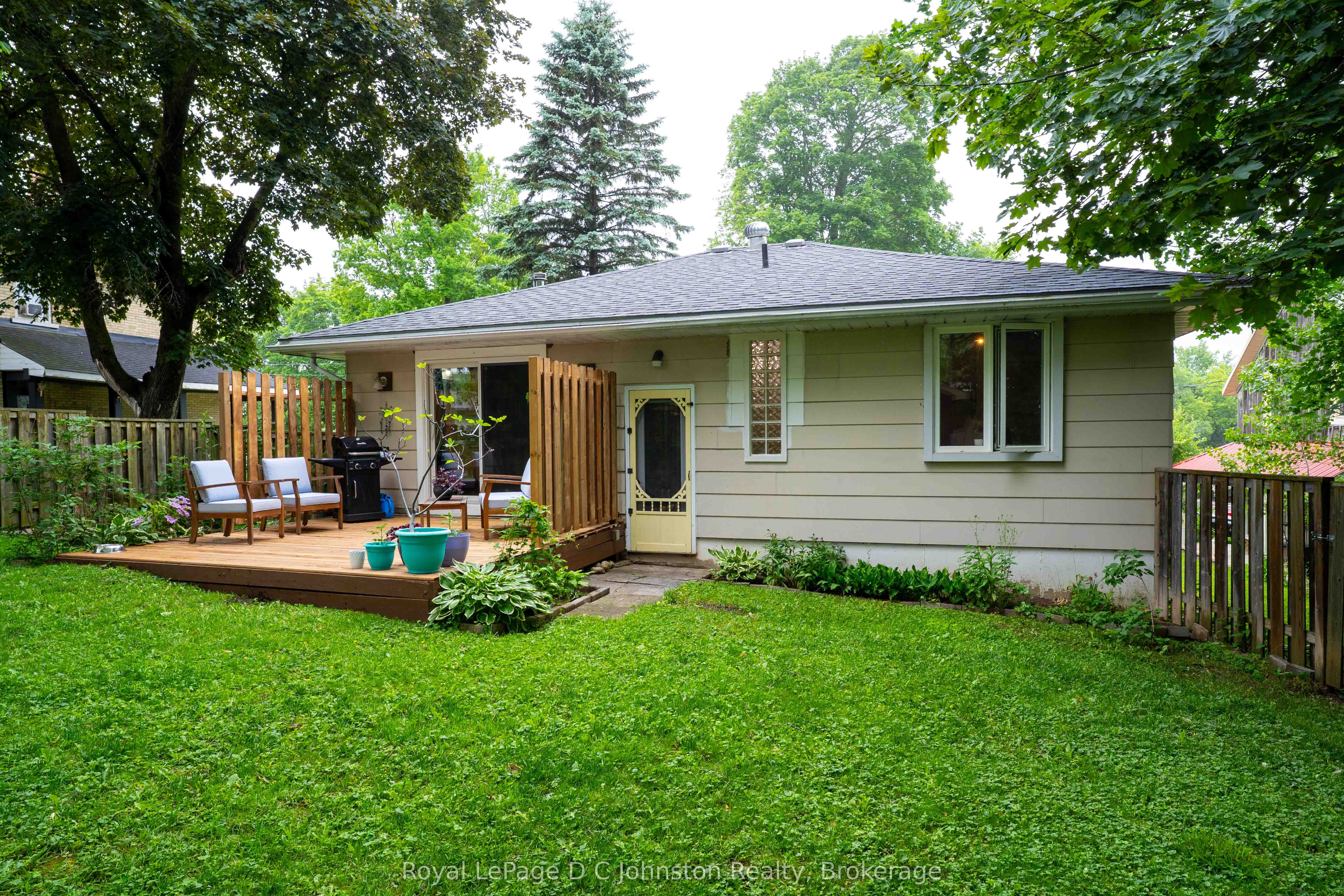 255 Rowe Street Property Photo 32