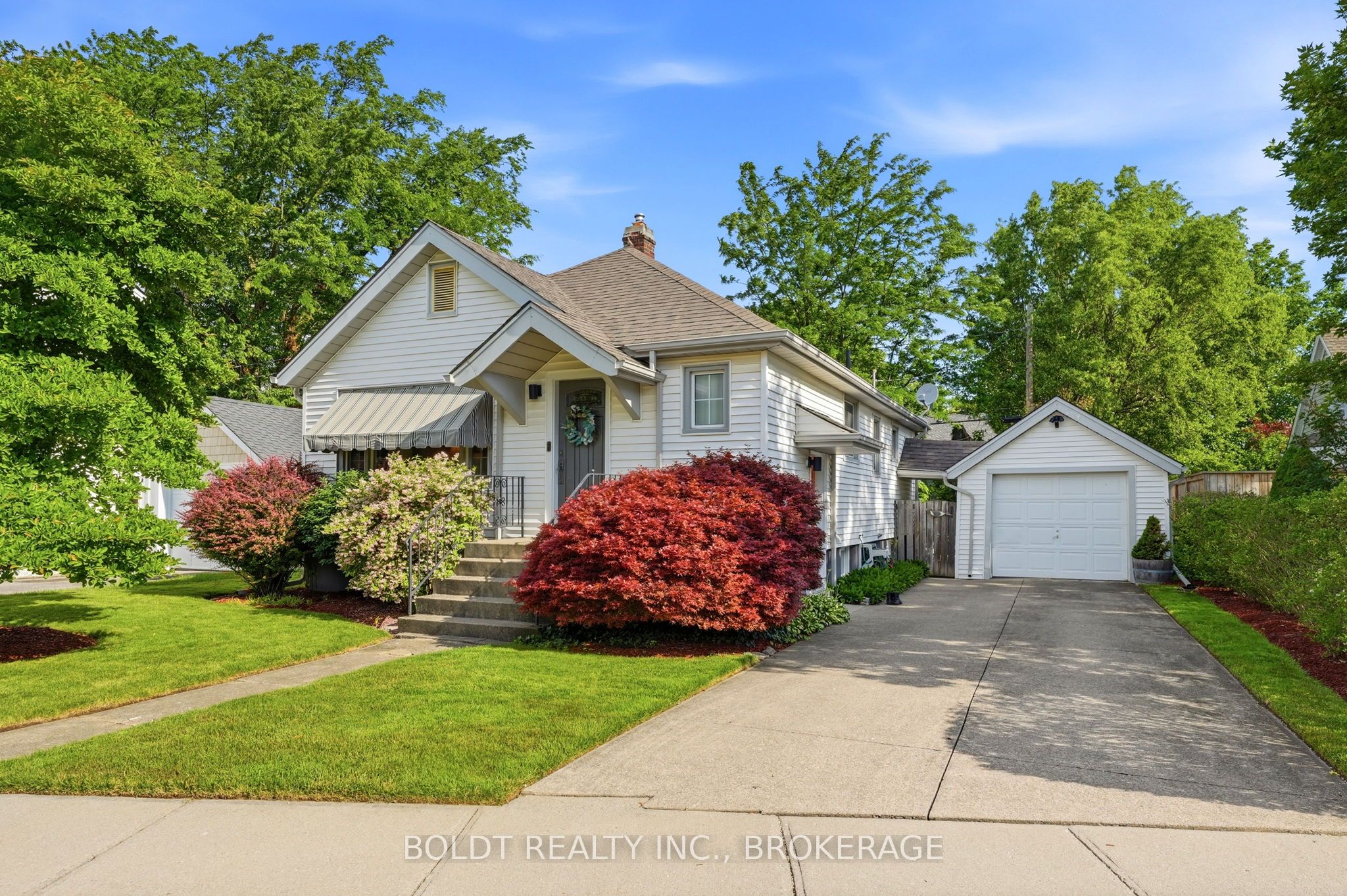 9 Woodgate Avenue Property Photo 3