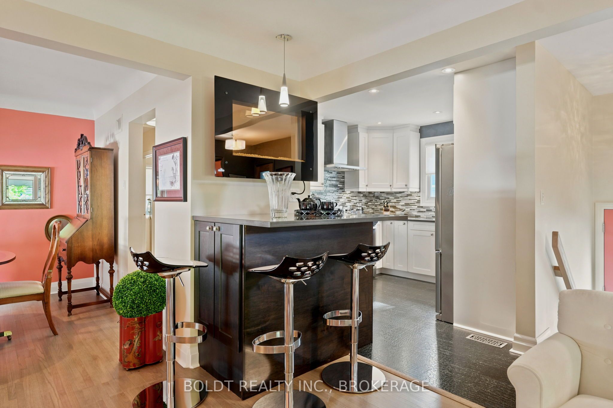 9 Woodgate Avenue Property Photo 12