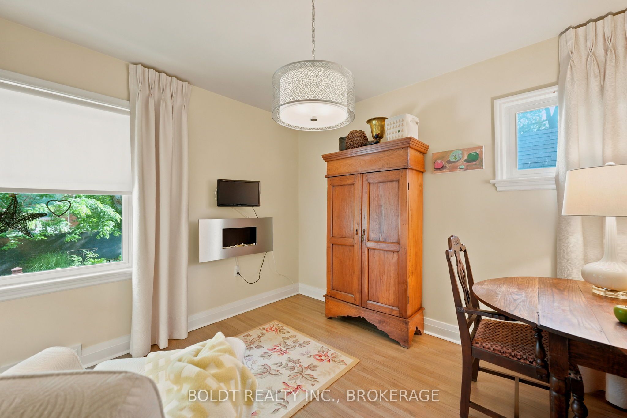 9 Woodgate Avenue Property Photo 21