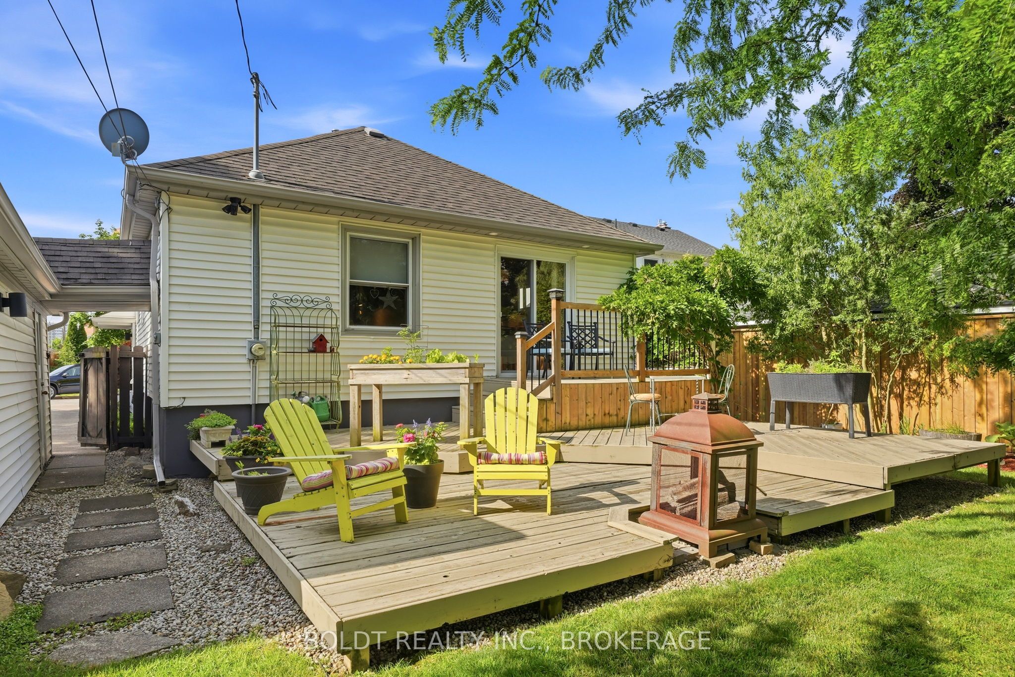 9 Woodgate Avenue Property Photo 27
