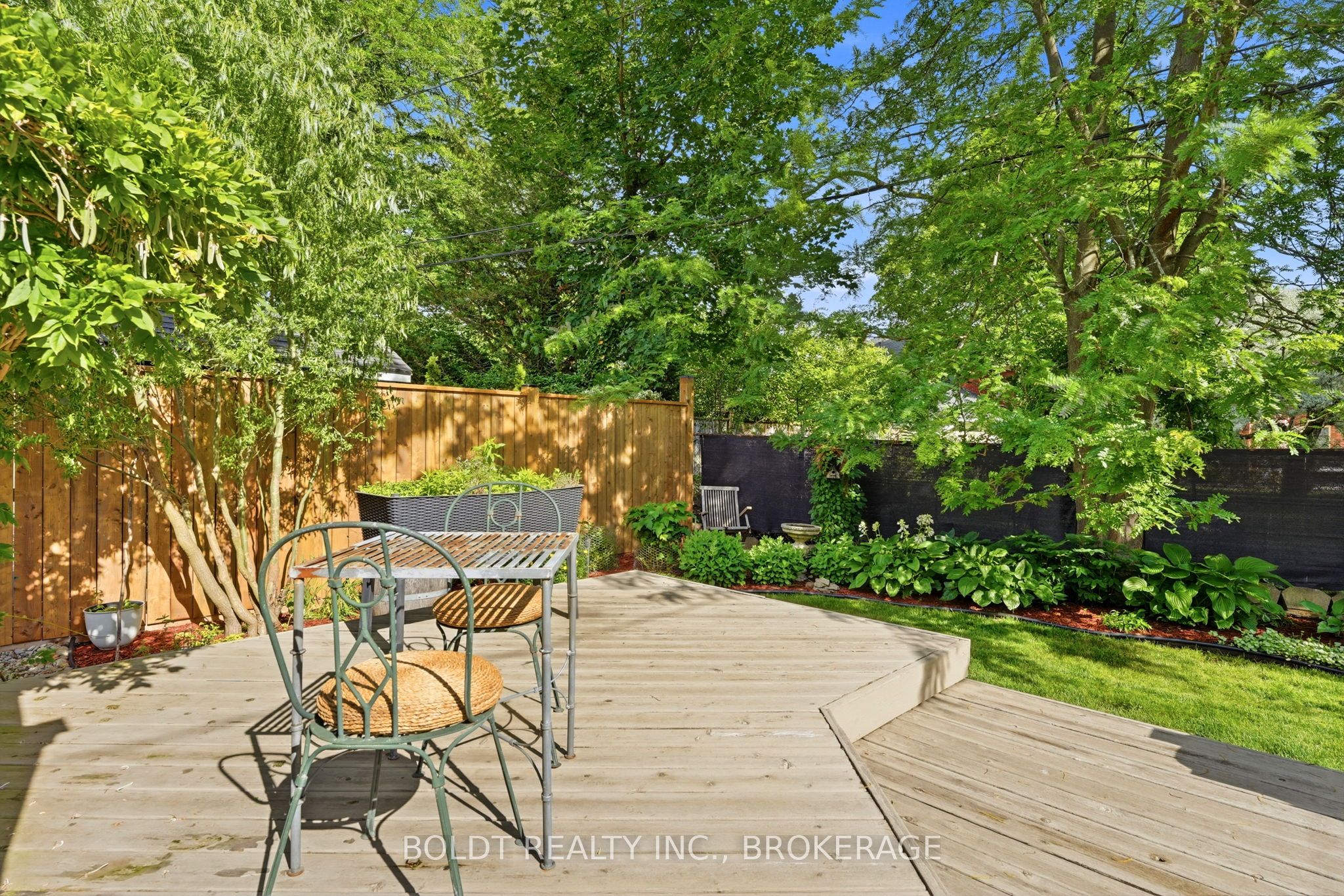9 Woodgate Avenue Property Photo 31