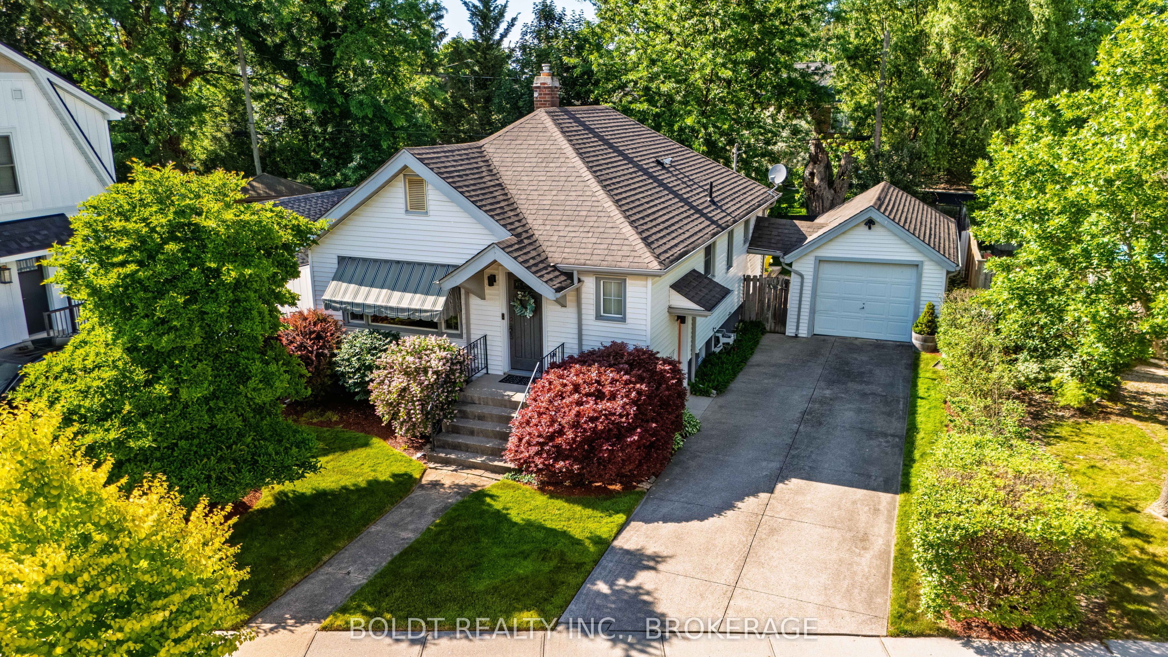 9 Woodgate Avenue Property Photo 34