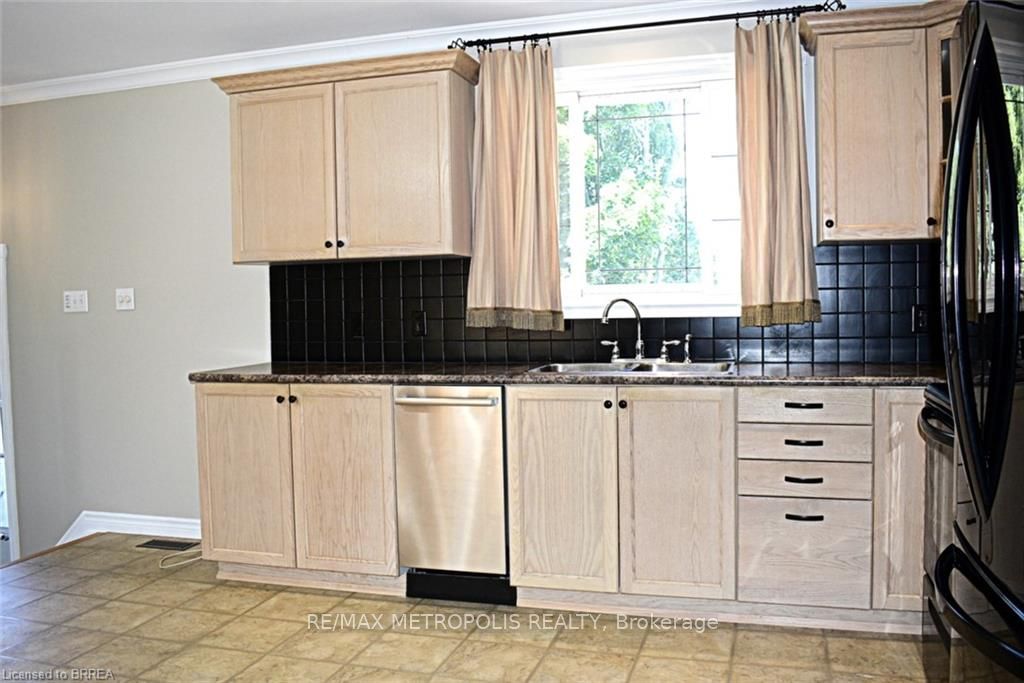 5 Mccammon Street Upper Property Photo 12
