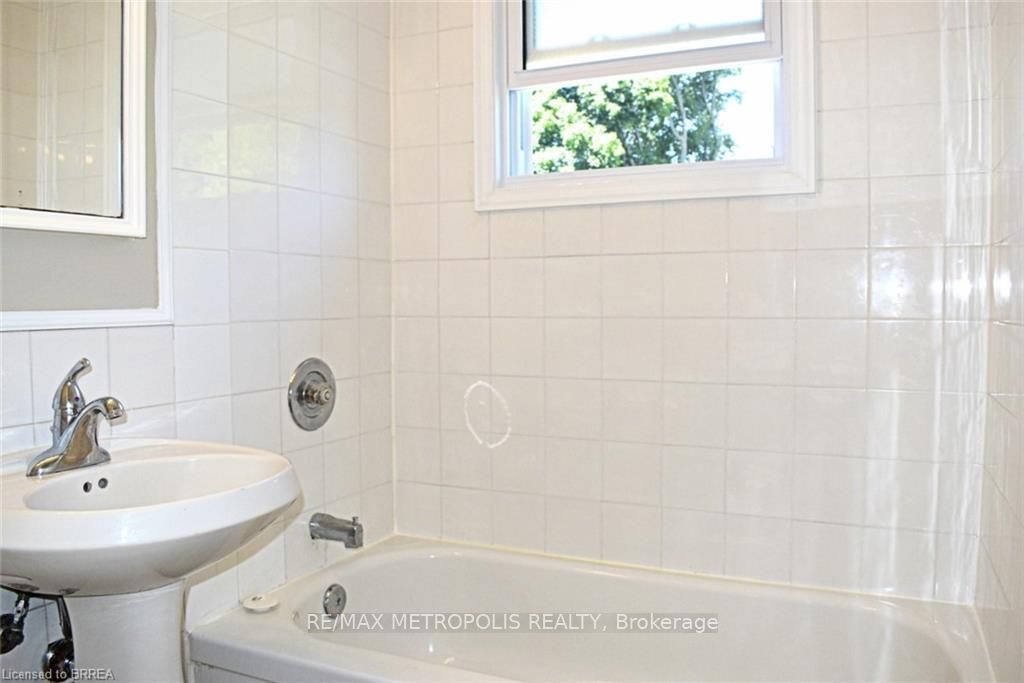 5 Mccammon Street Upper Property Photo 22