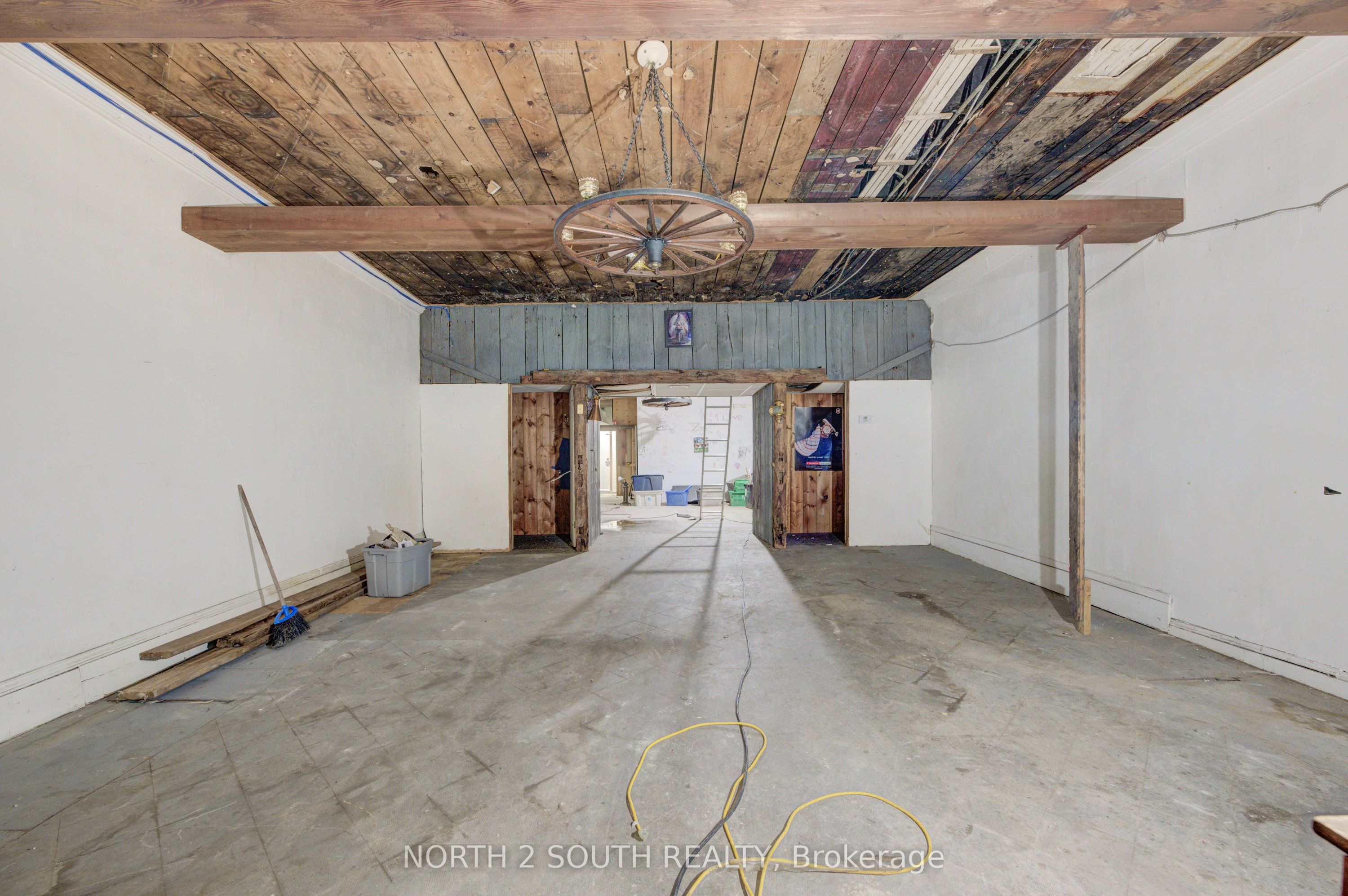 36 Norfolk Street S Property Photo 6