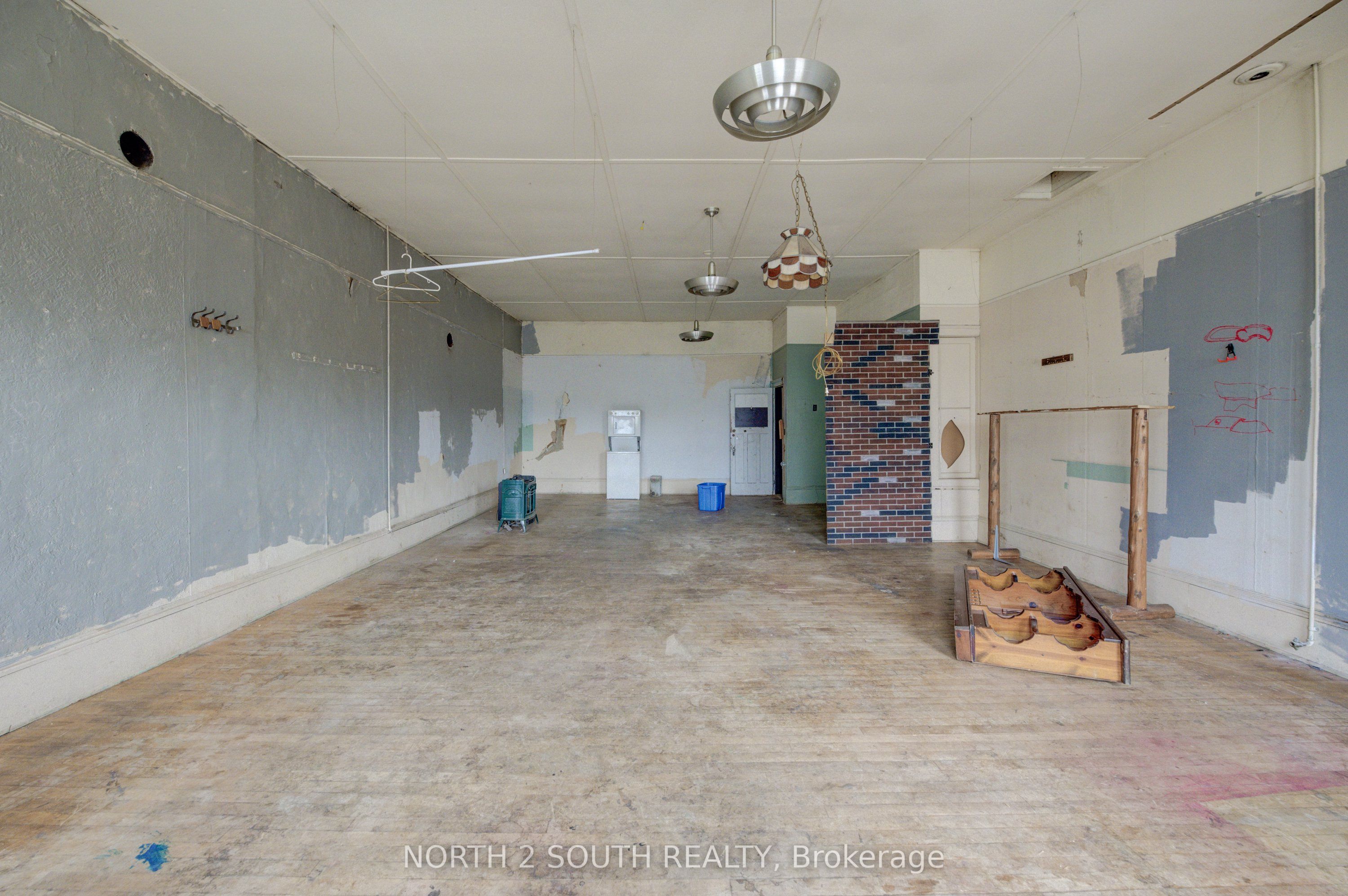 36 Norfolk Street S Property Photo 16
