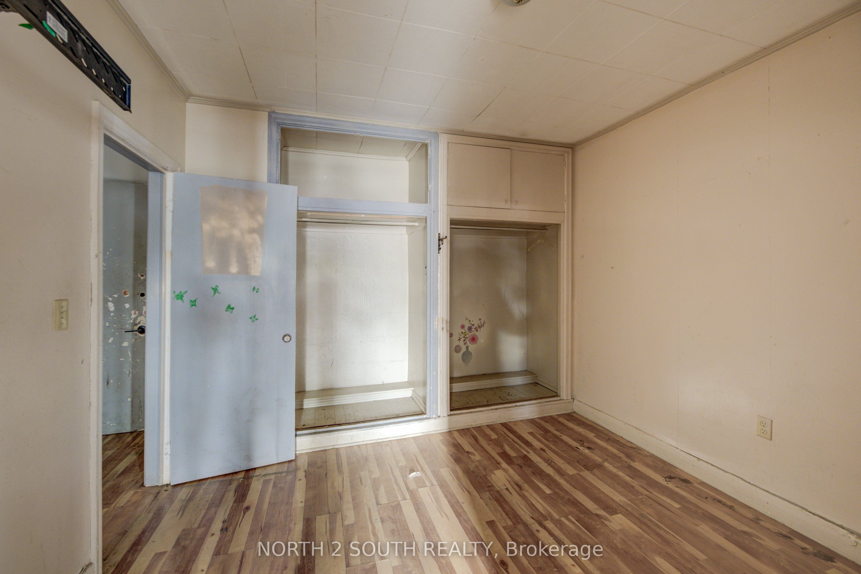 36 Norfolk Street S Property Photo 20